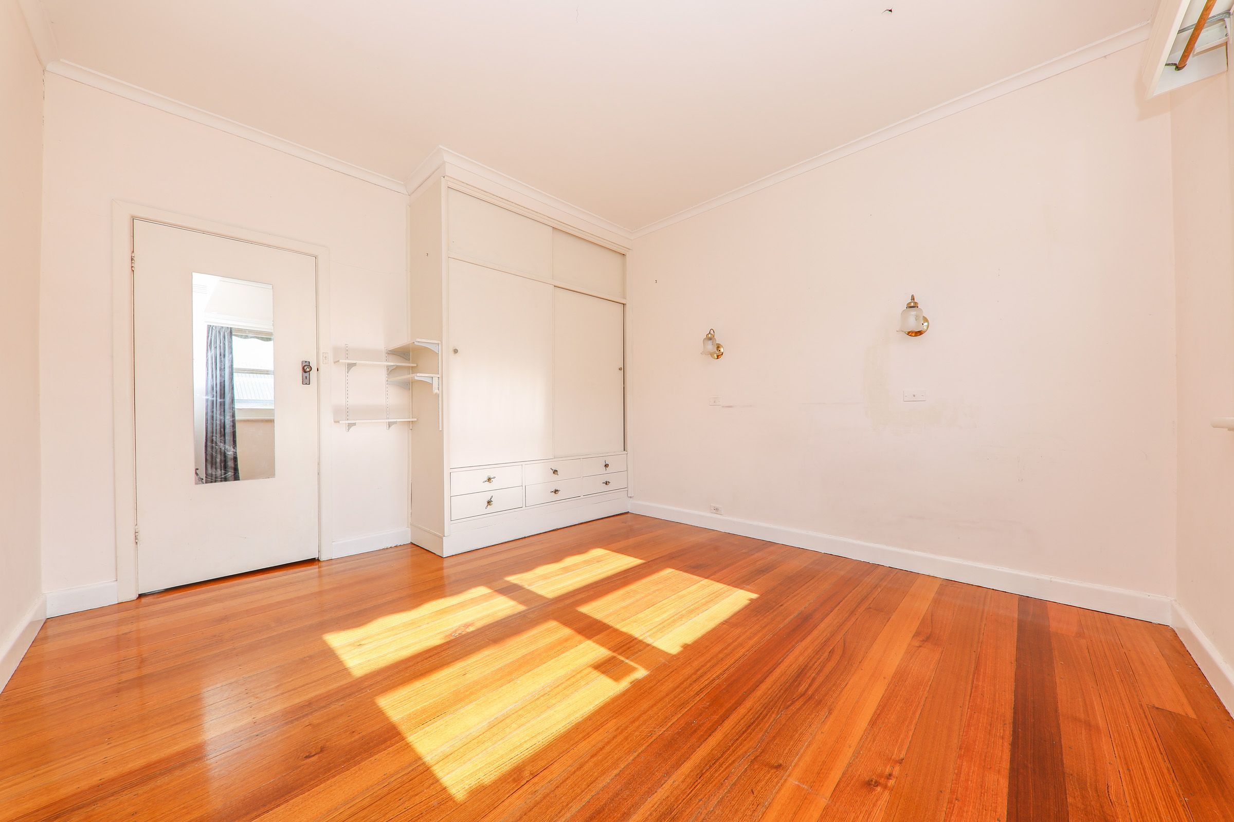 48 cumming Street — photo 7 of 10