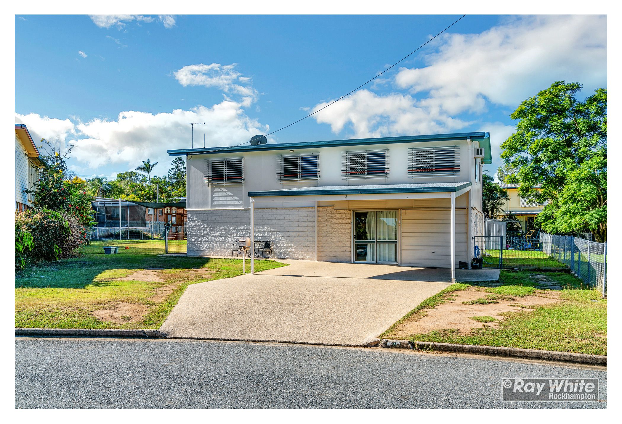 8 Locke Street, Kawana QLD 4701