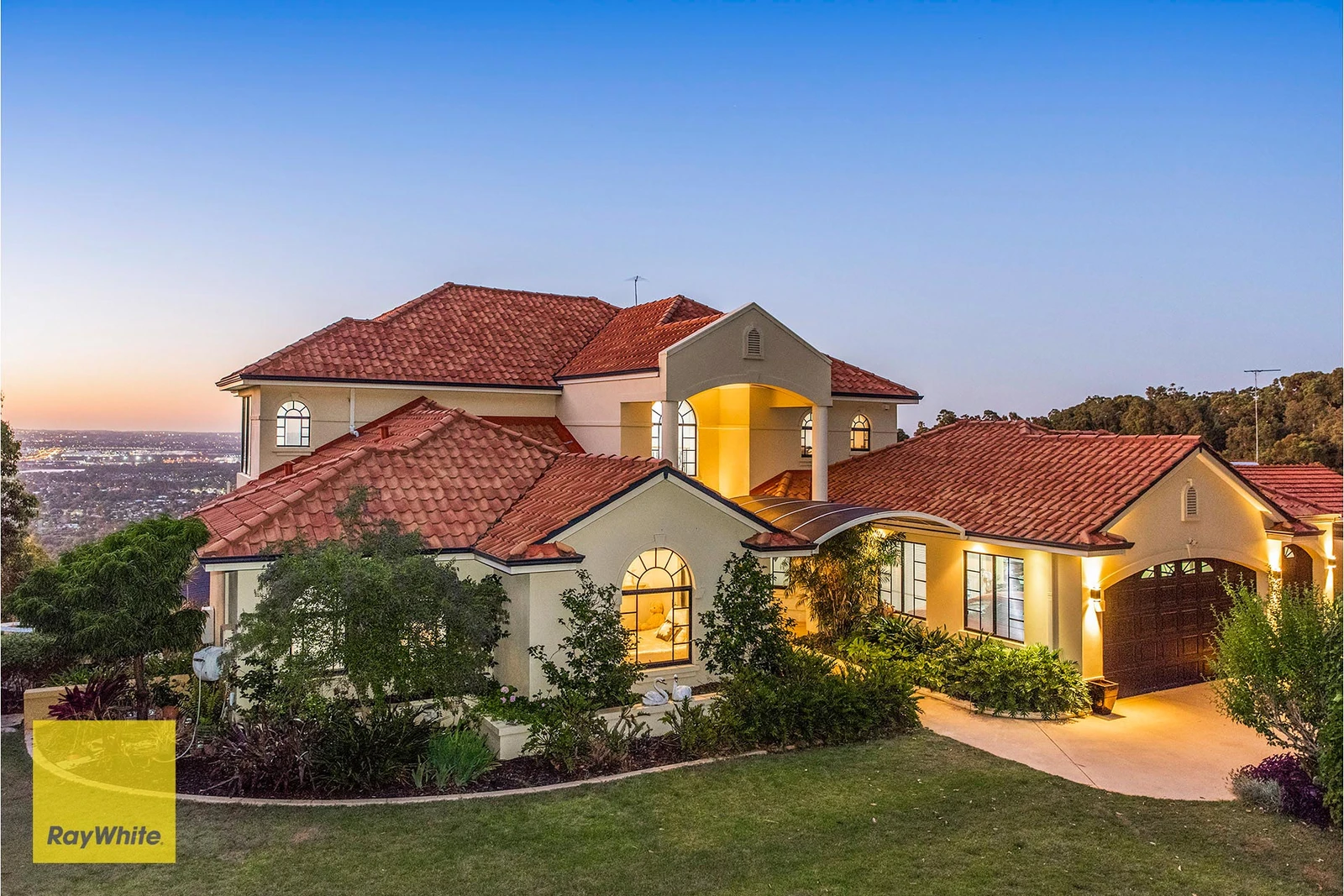 35 Ford Road, Lesmurdie, WA 6076