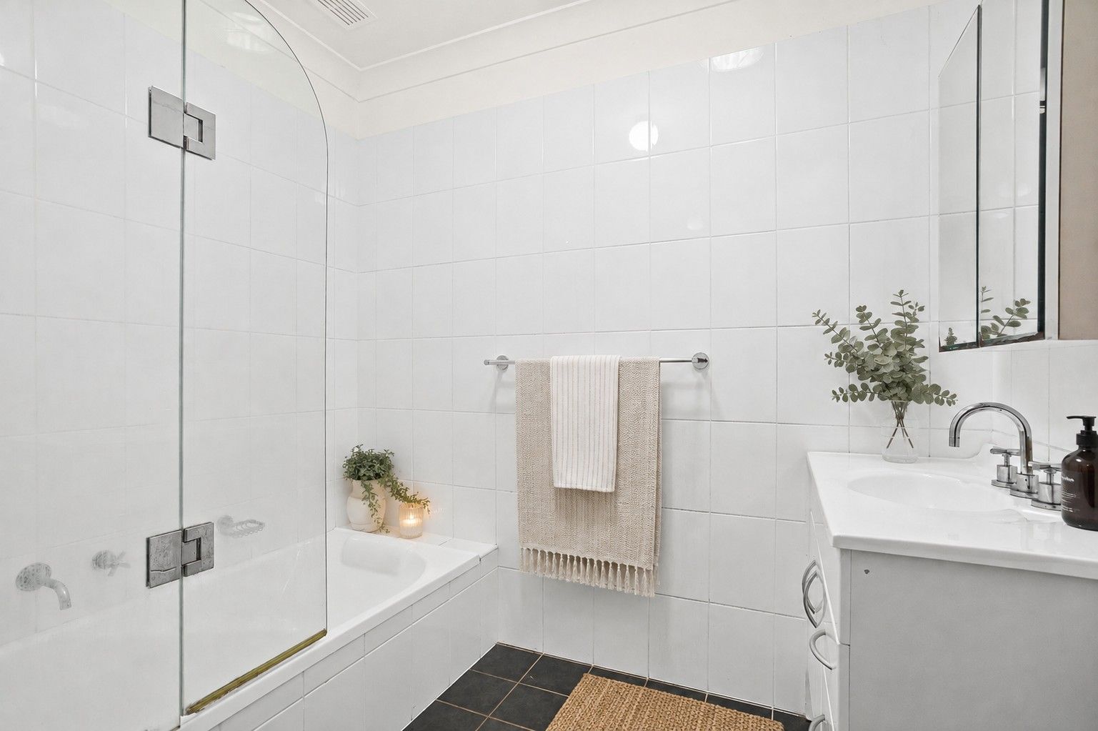 103 Wentworth Street — photo 5 of 14