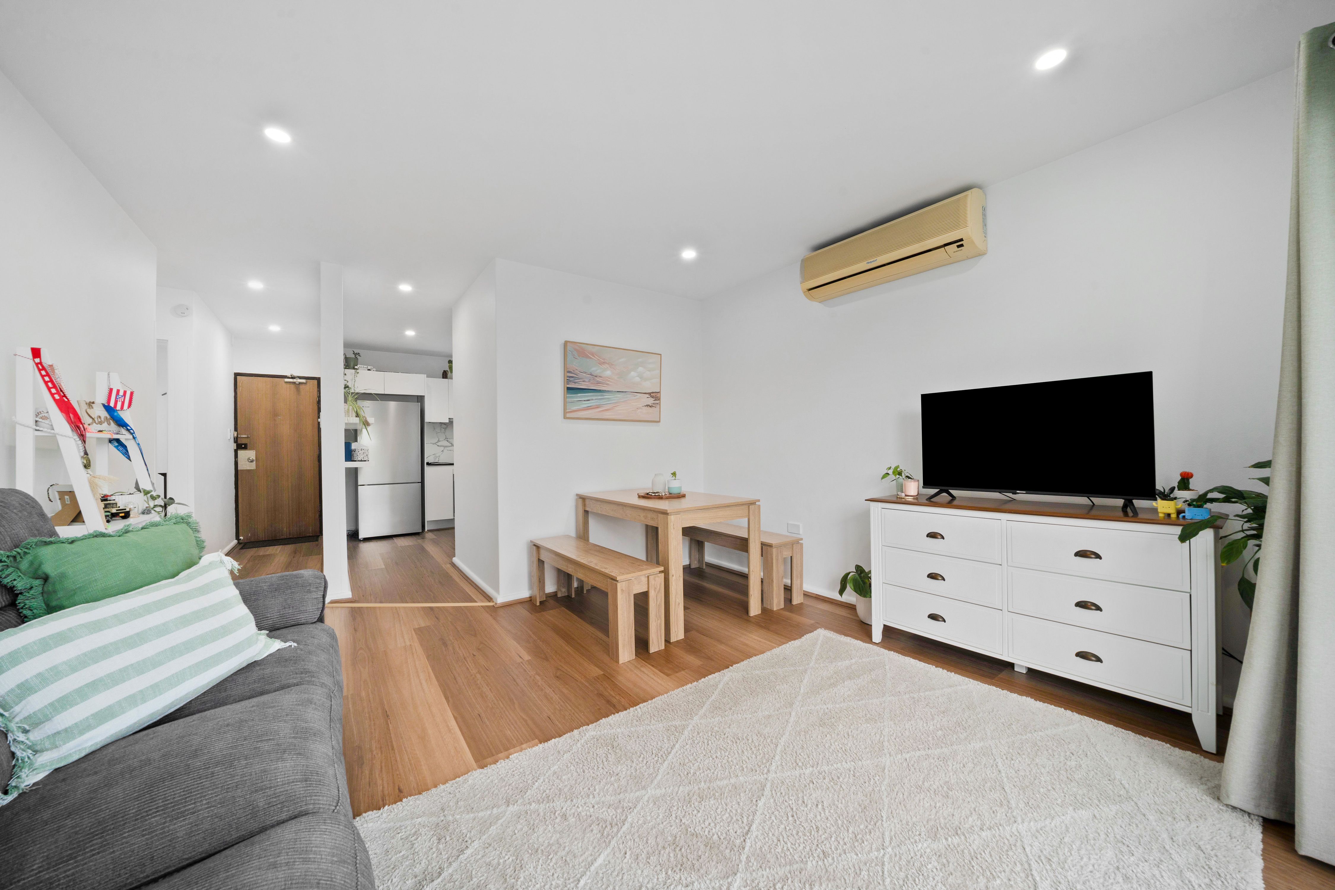2/191 Derby Street — photo 2 of 16