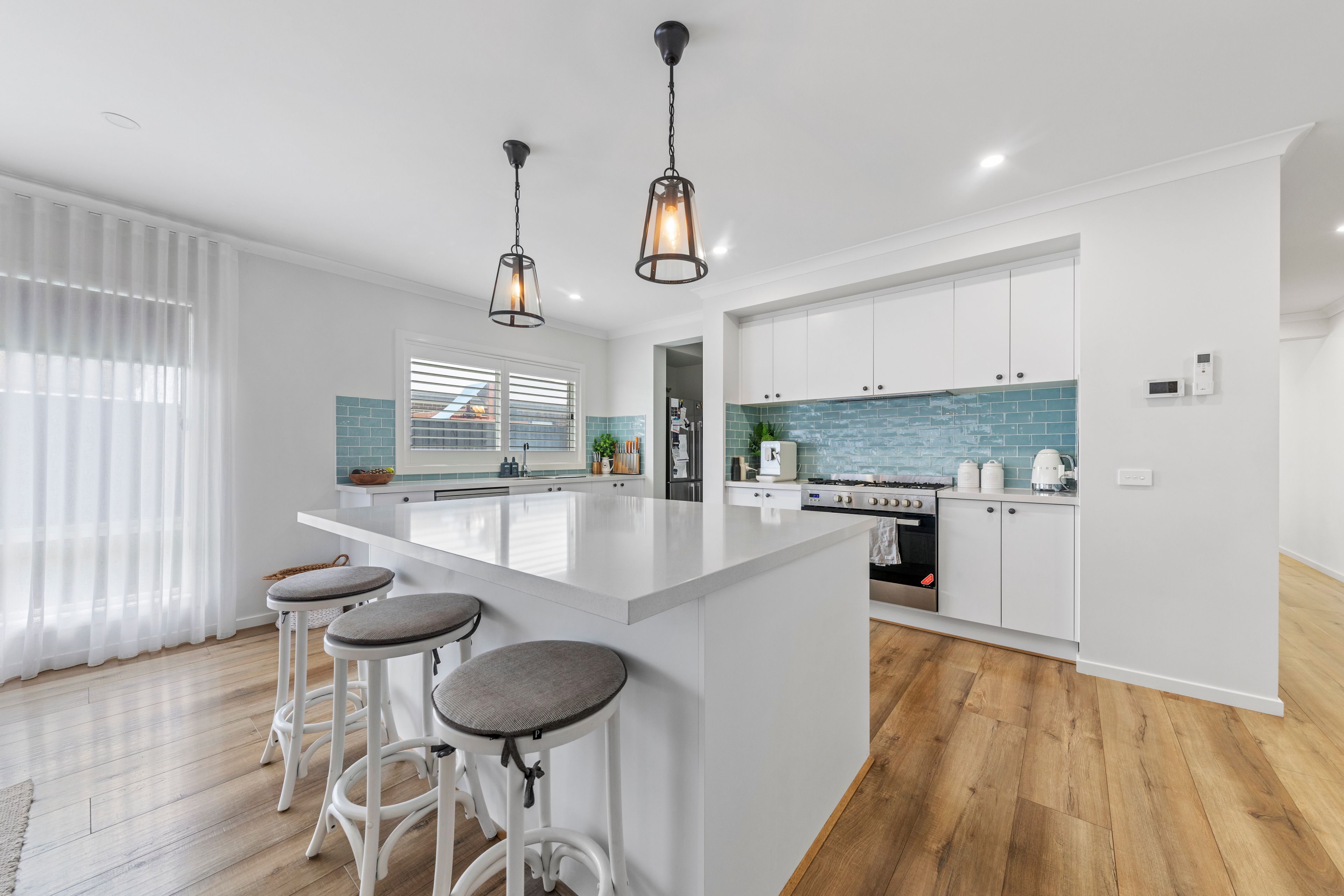 32 Heytesbury Drive — photo 3 of 24
