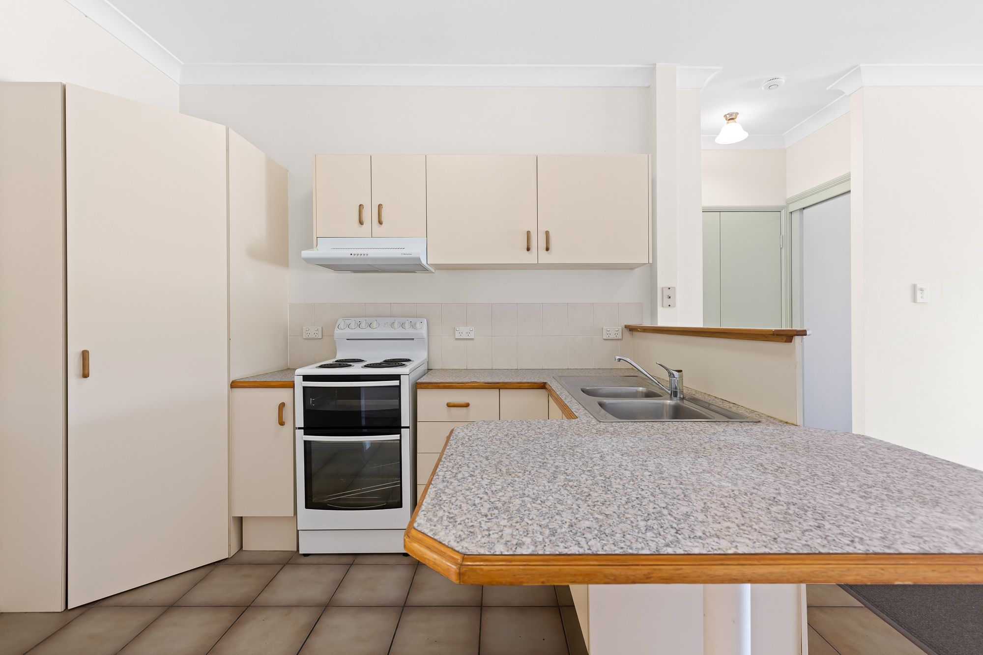 17/41 Glenora Street — photo 3 of 14