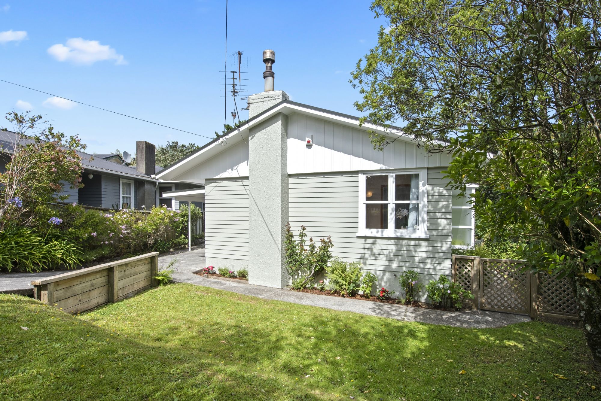 13 Lynda Avenue, Paparangi, Wellington City