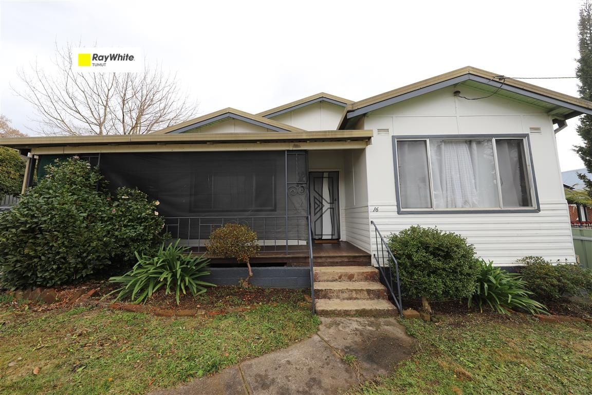 16 Tumbarumba Road, Batlow NSW 2730