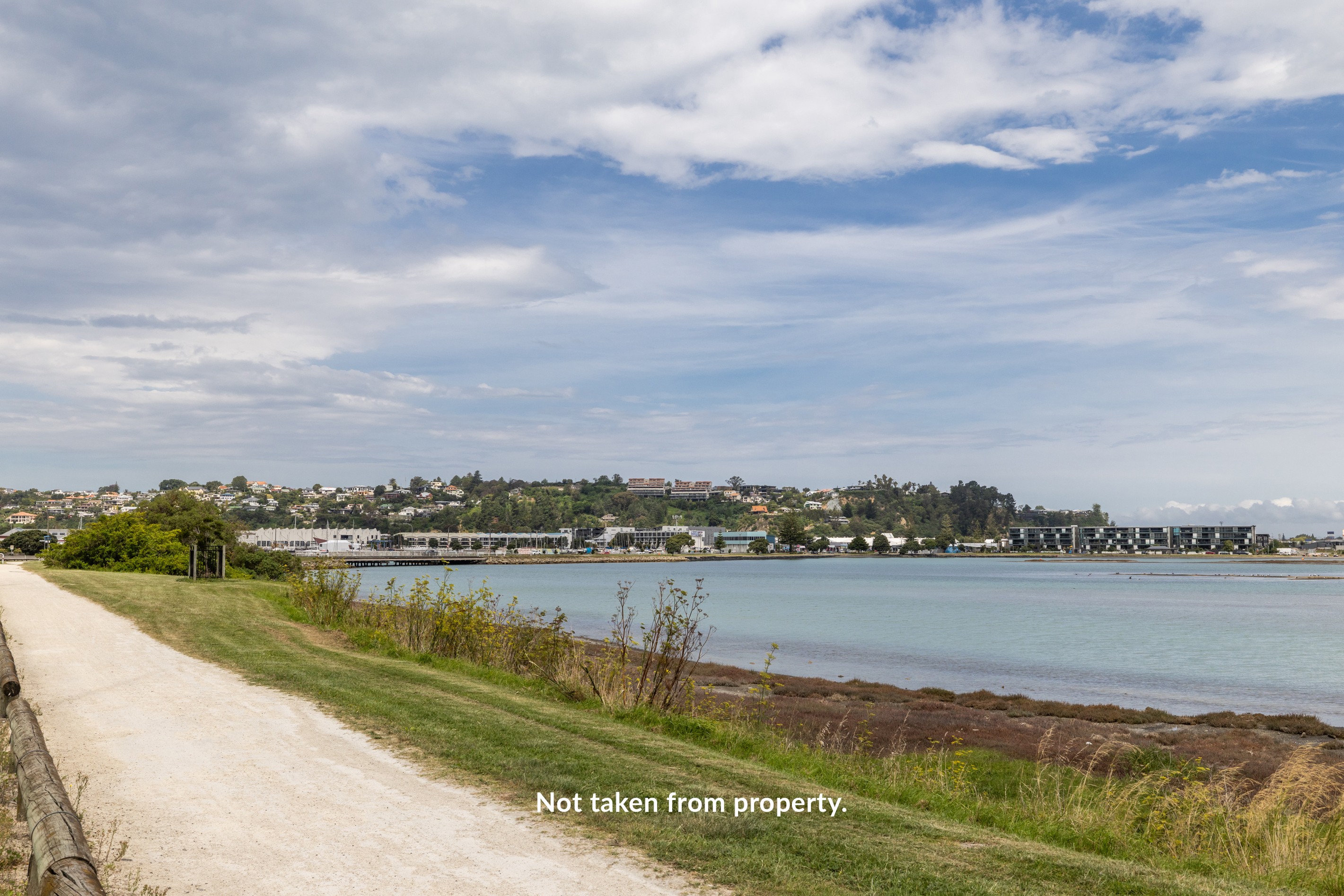 2/32 Meeanee Quay, Westshore, Napier City