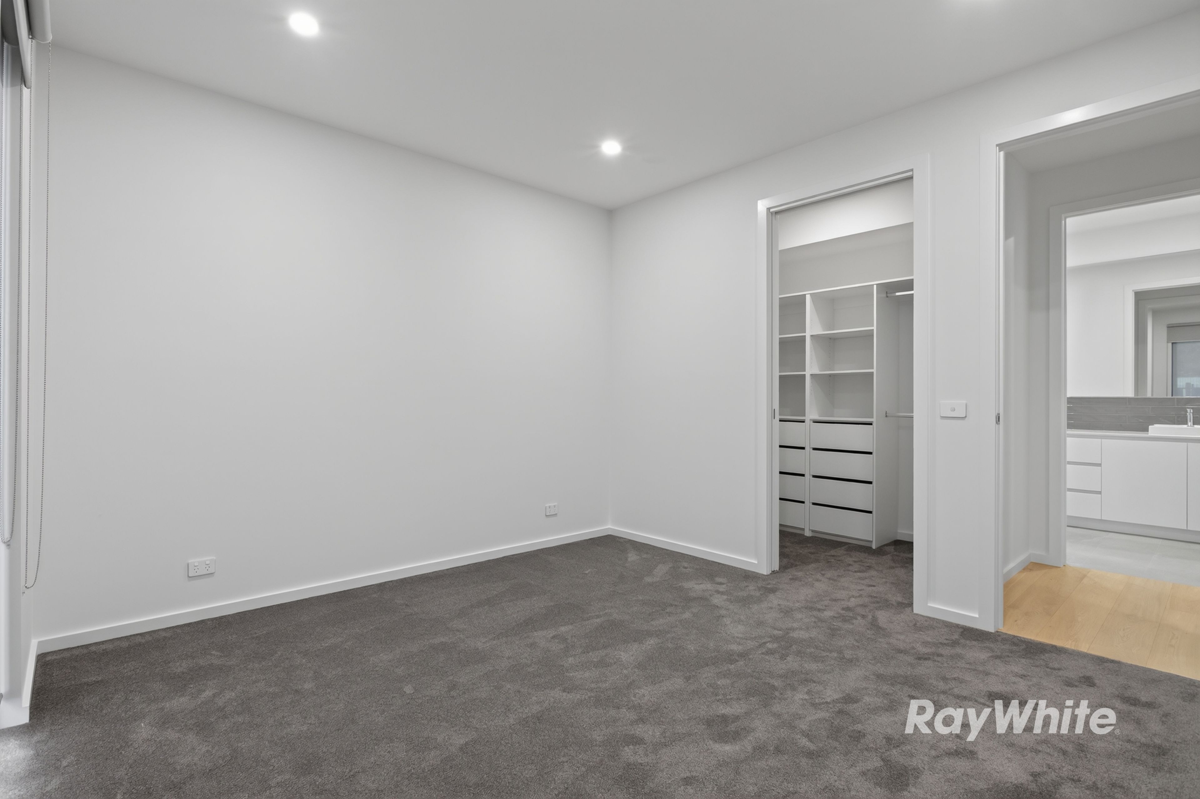 1/18 Maroo Street — photo 4 of 6