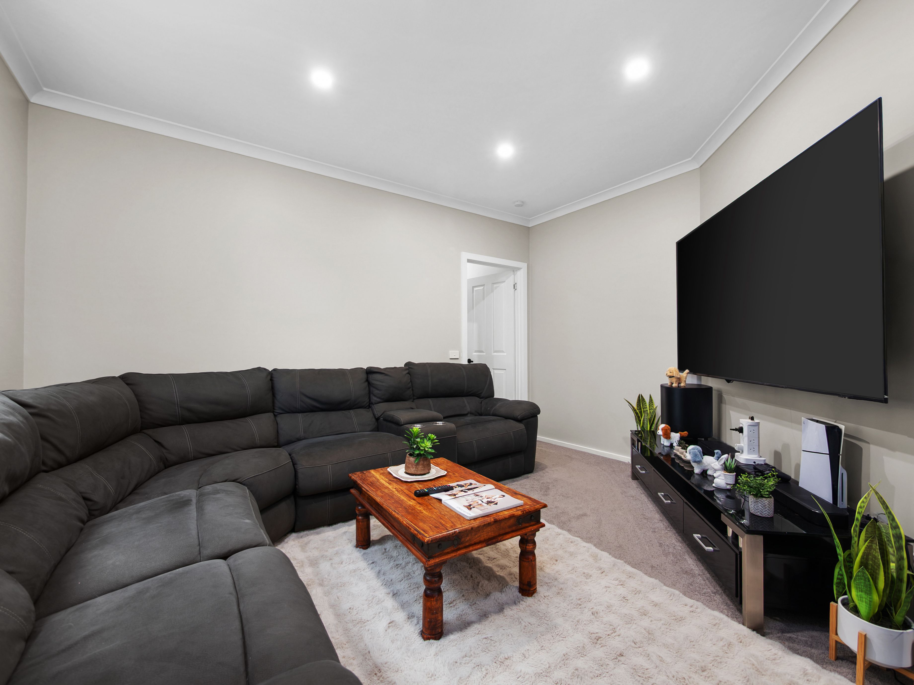 285 Scotts Road — photo 4 of 23