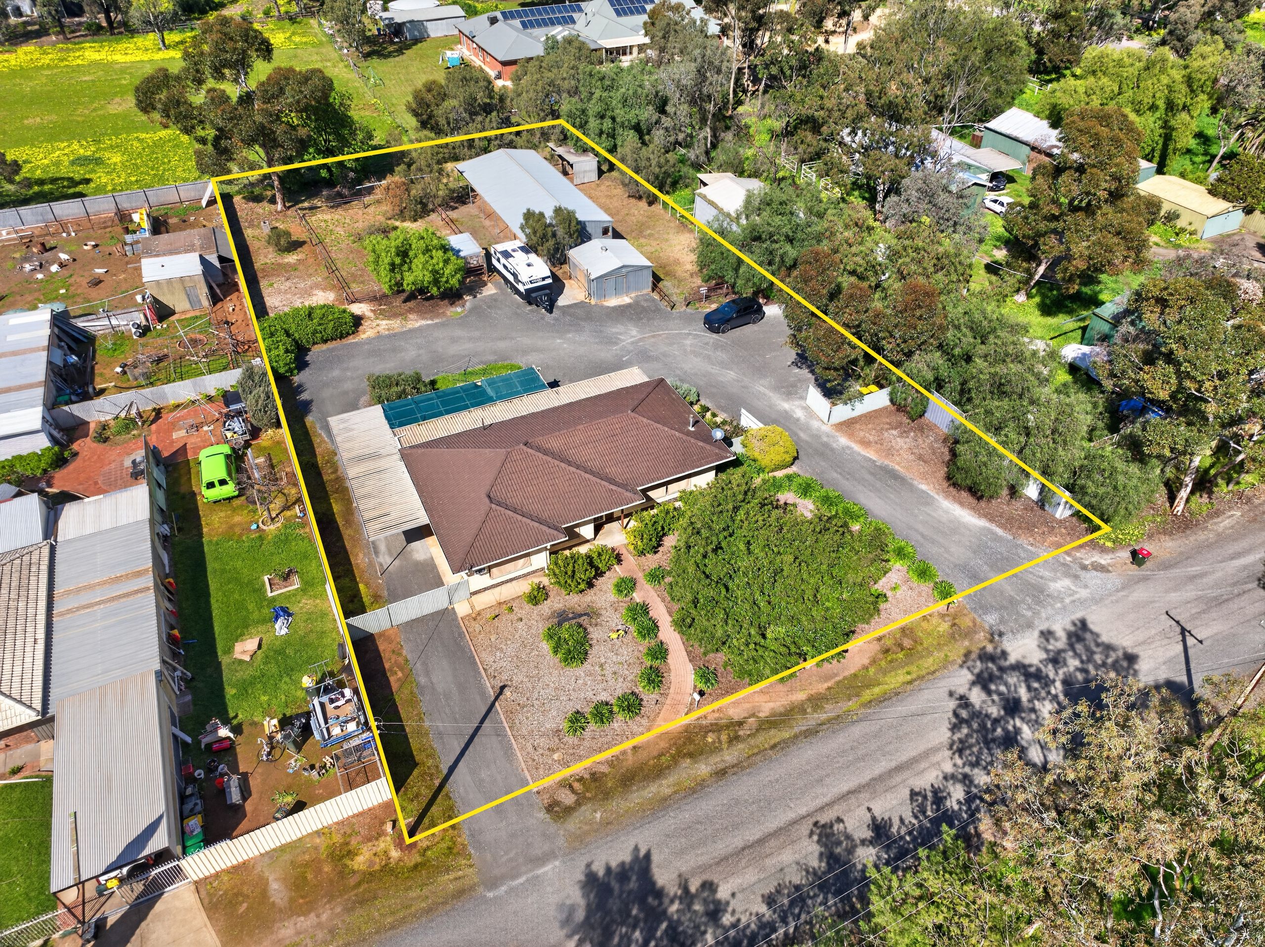 10 Dixon Road — photo 17 of 20
