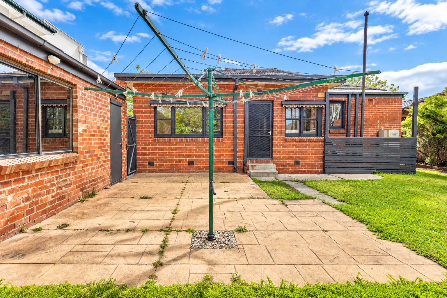 18 Barry Street — photo 14 of 14