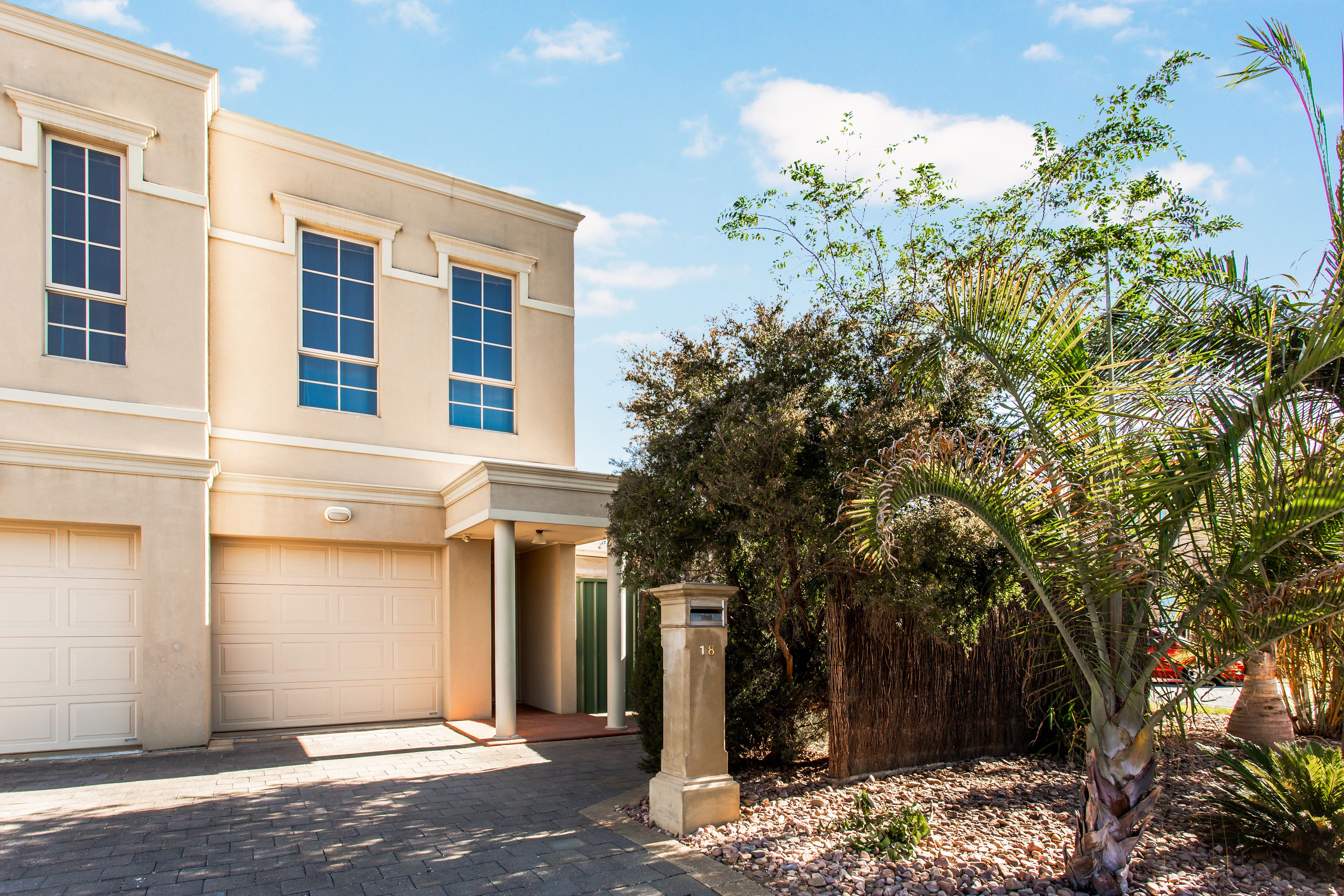 18 Gairdner Lane, Mawson Lakes SA 5095