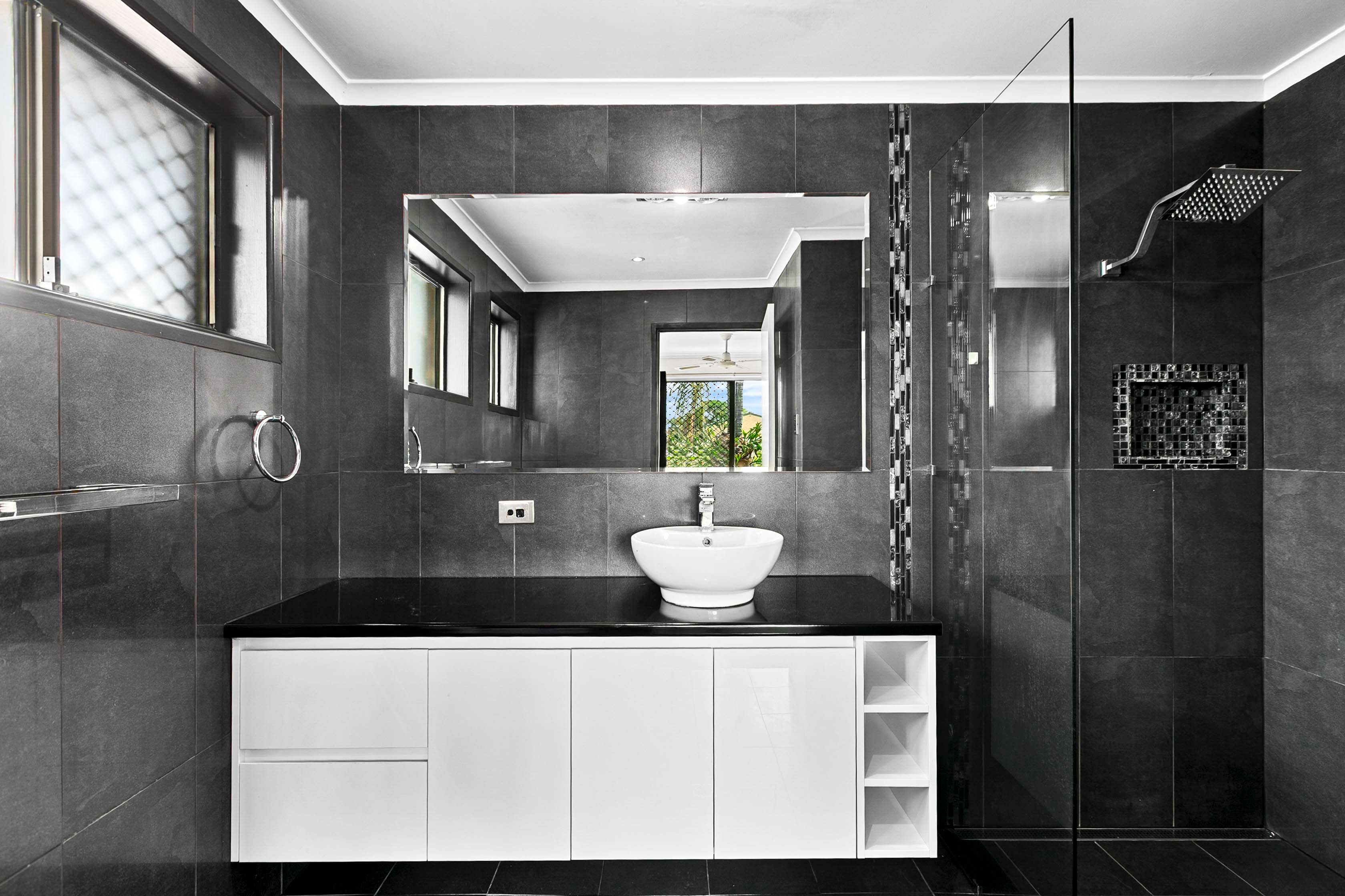 35 Ian Avenue — photo 8 of 14