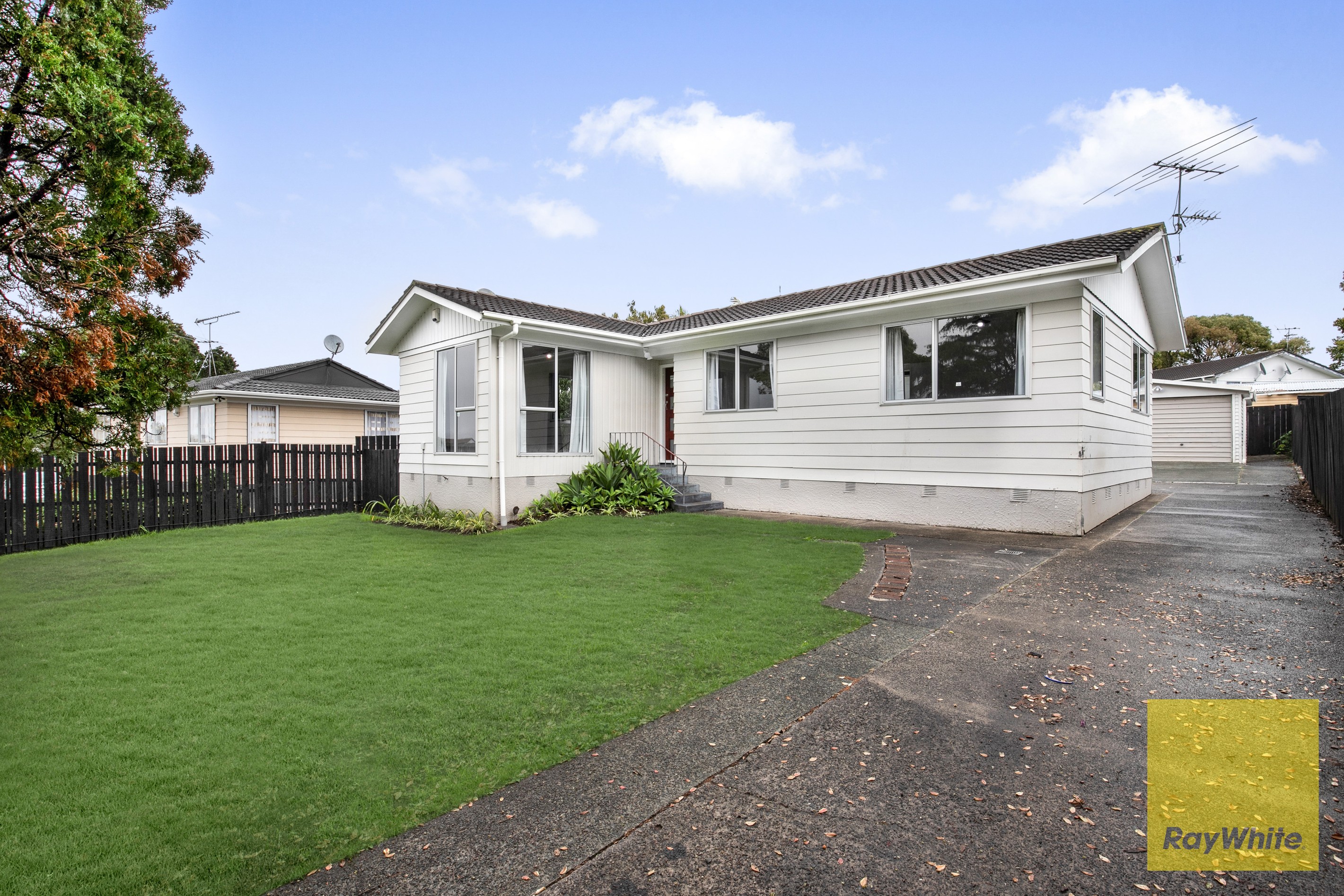 19 Becker Drive, Weymouth, Manukau City