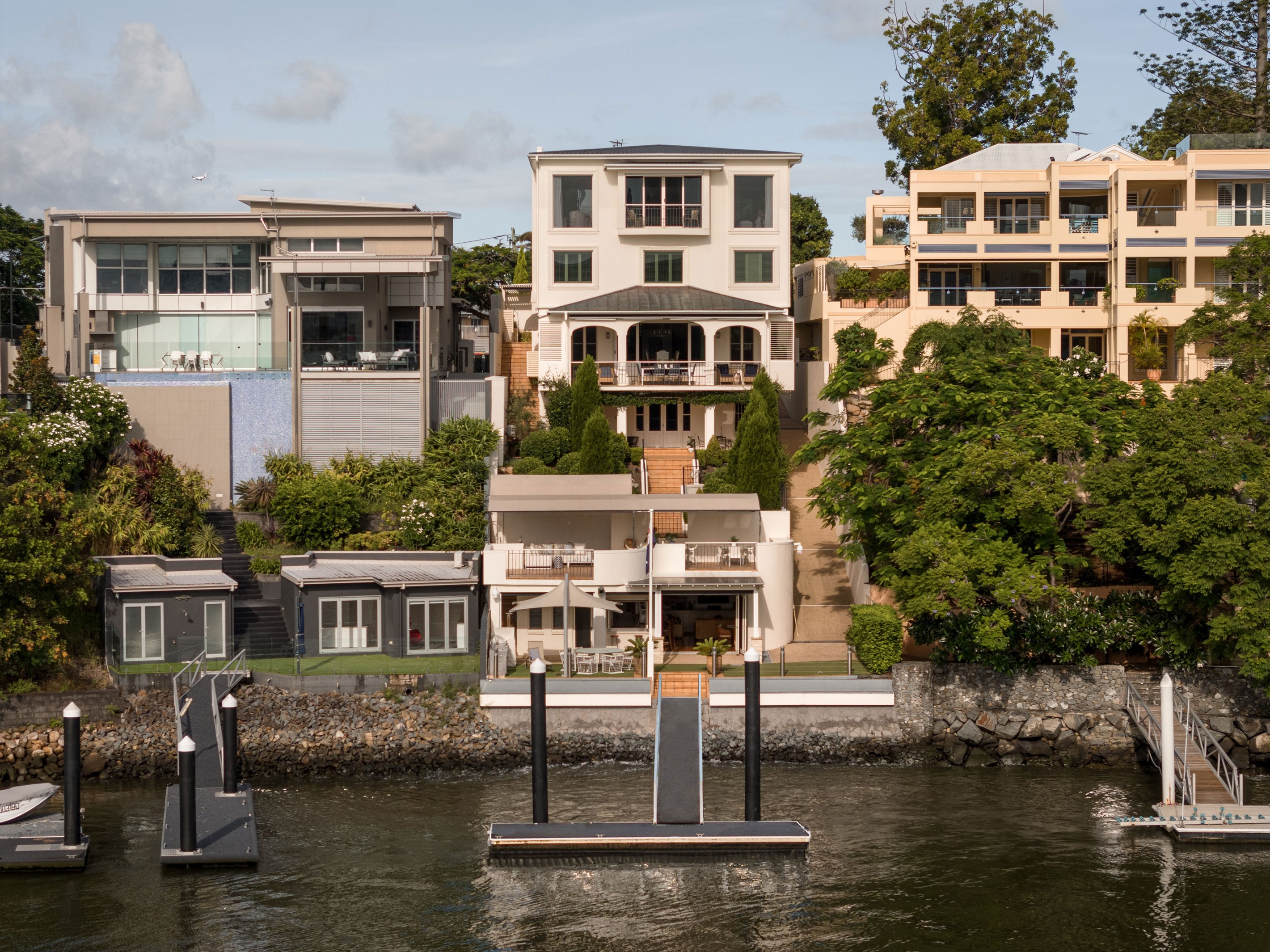 102 Virginia Avenue, Hawthorne, QLD 4171