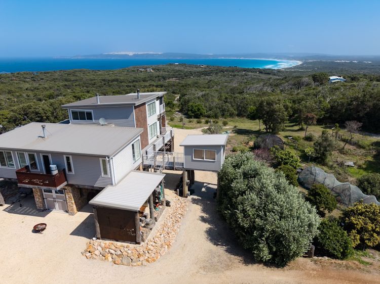 548 Wellstead Road — photo from Ray White Cottesloe Mosman Park