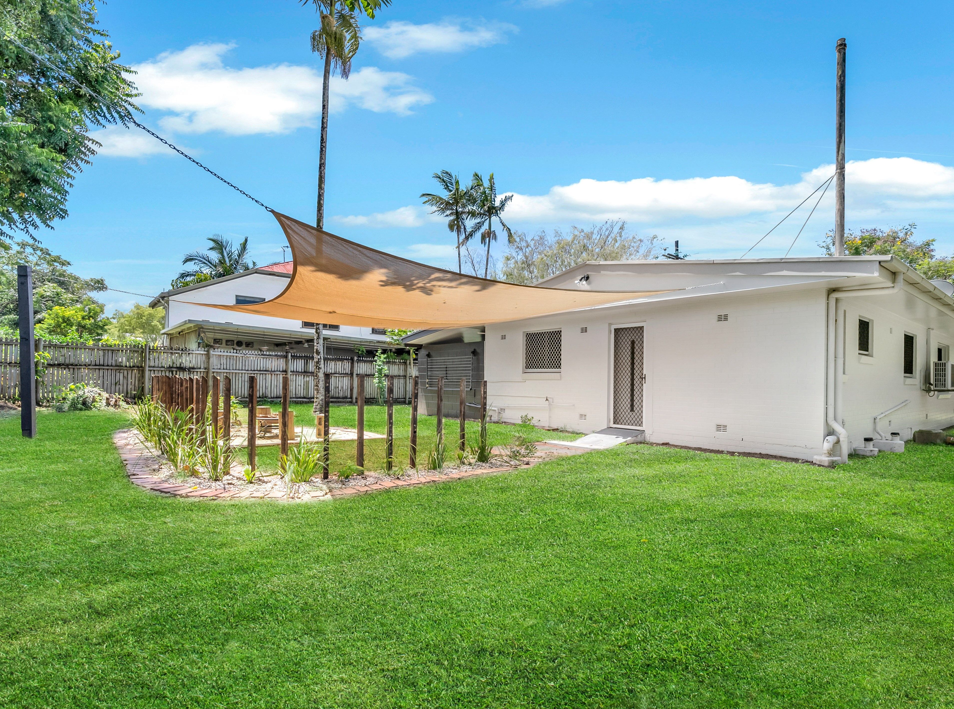 107 Tills Street, Westcourt, QLD 4870