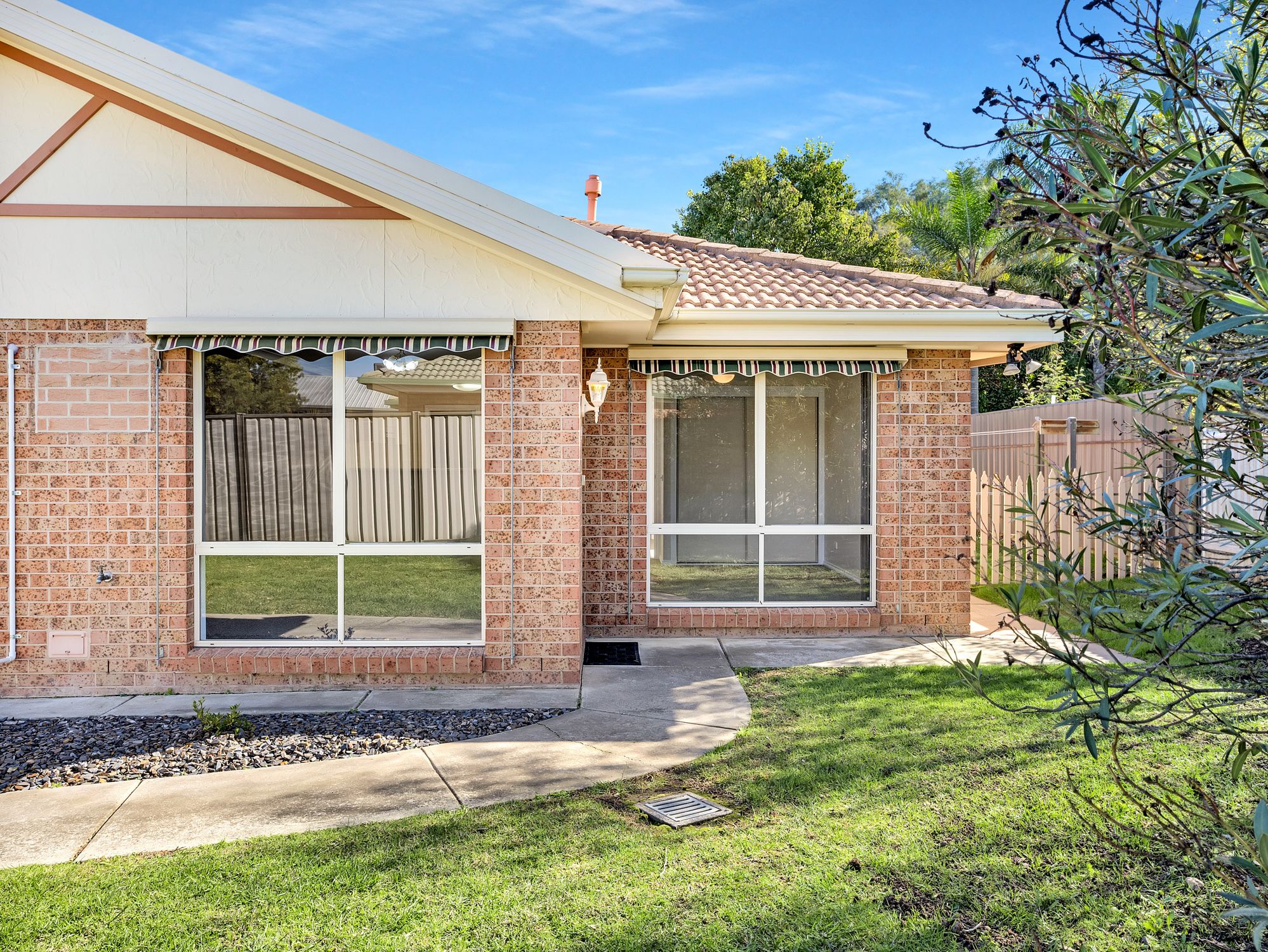 4/4 Owen Court, Lavington, NSW 2641