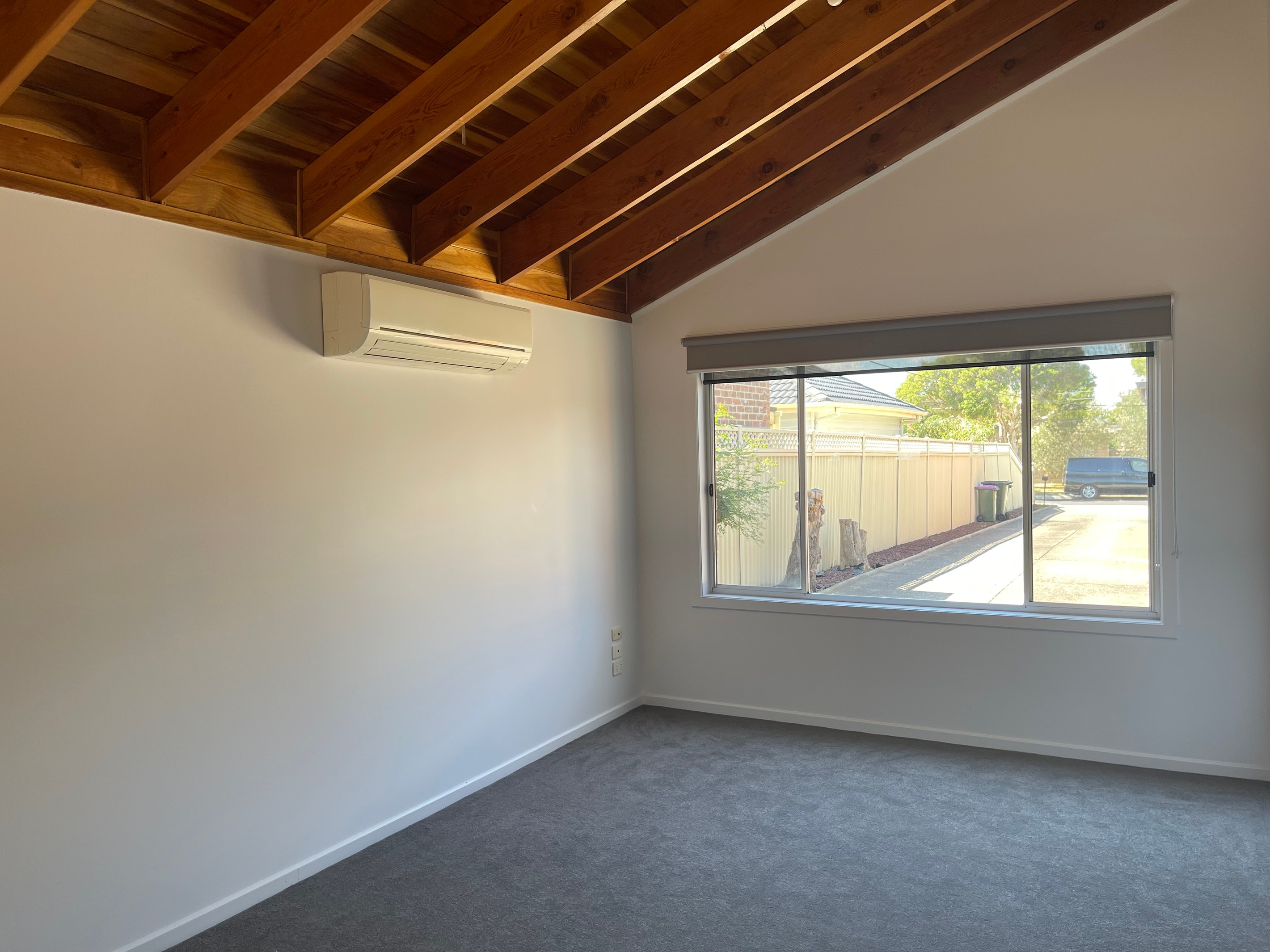 2/3 Pine Street, Thomastown, VIC 3074