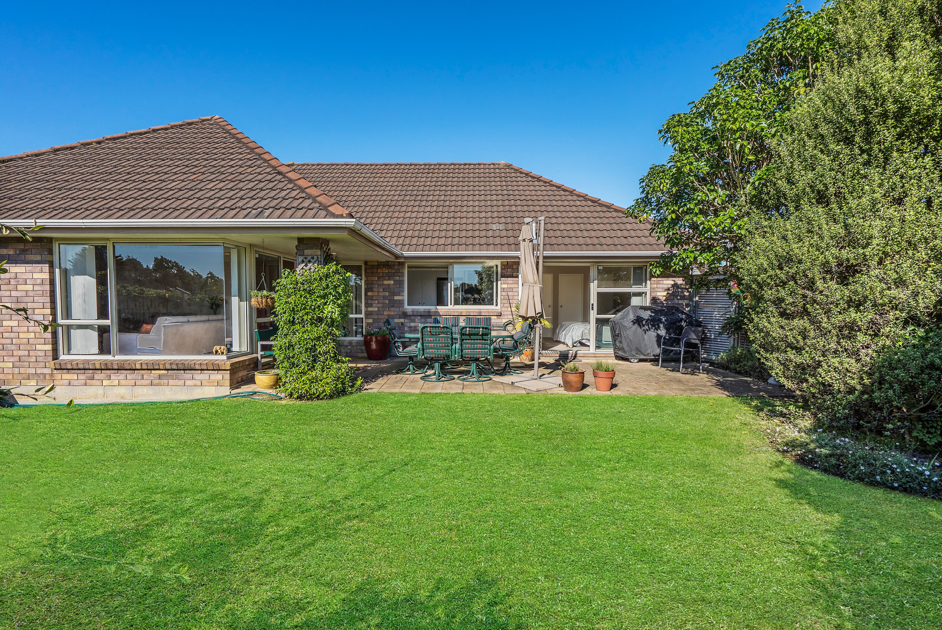 1/98 Frank Nobilo Drive, Golflands, Manukau City