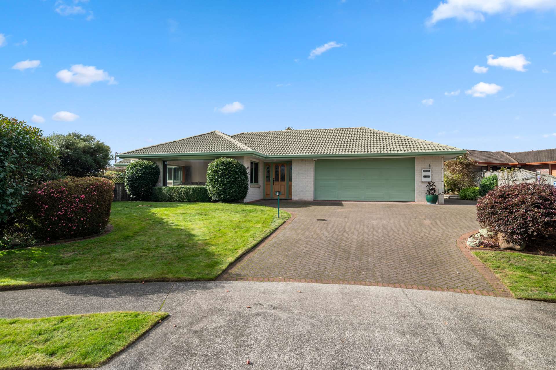 16 Kahurangi Drive photo 0