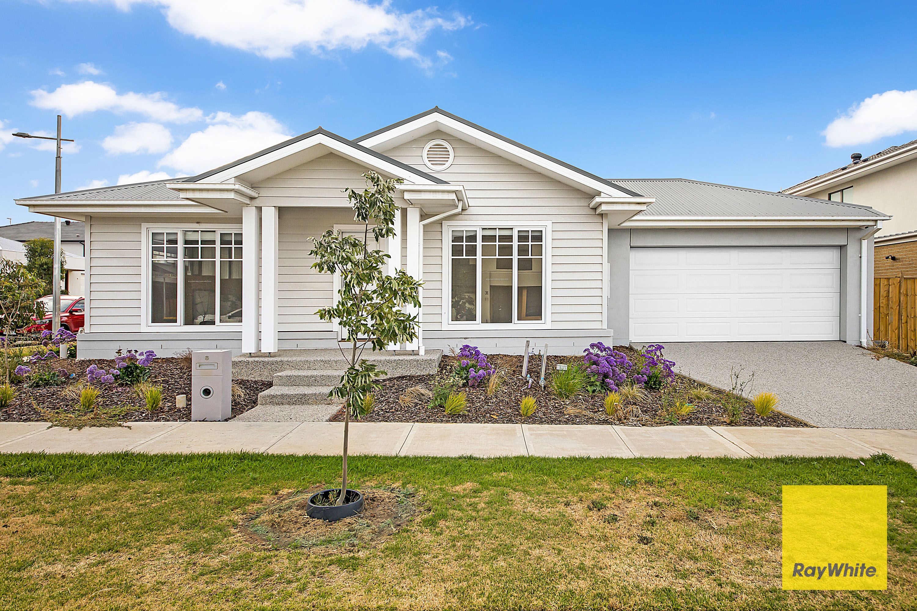 8 Pittsford Road, MANOR LAKES, VIC 3024