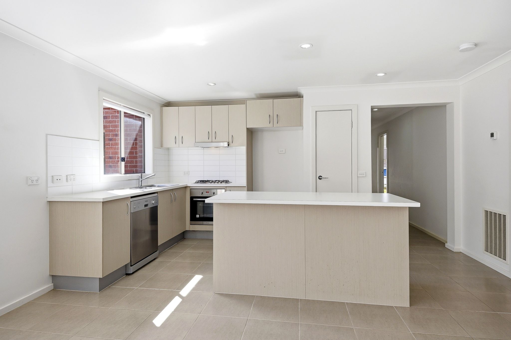 5 Glenelg Street, Clyde North, VIC 3978