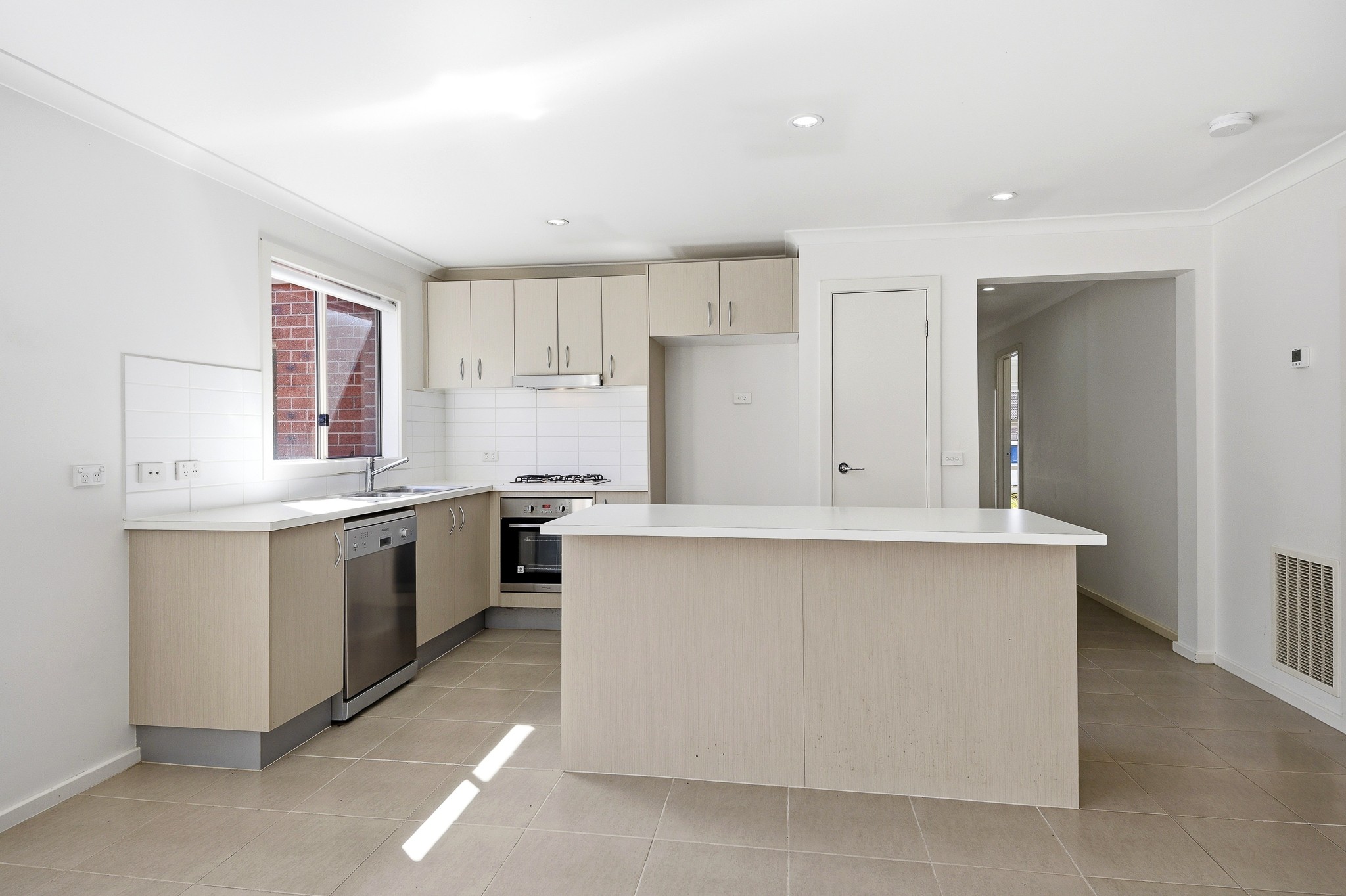 5 Glenelg Street, Clyde North, VIC 3978