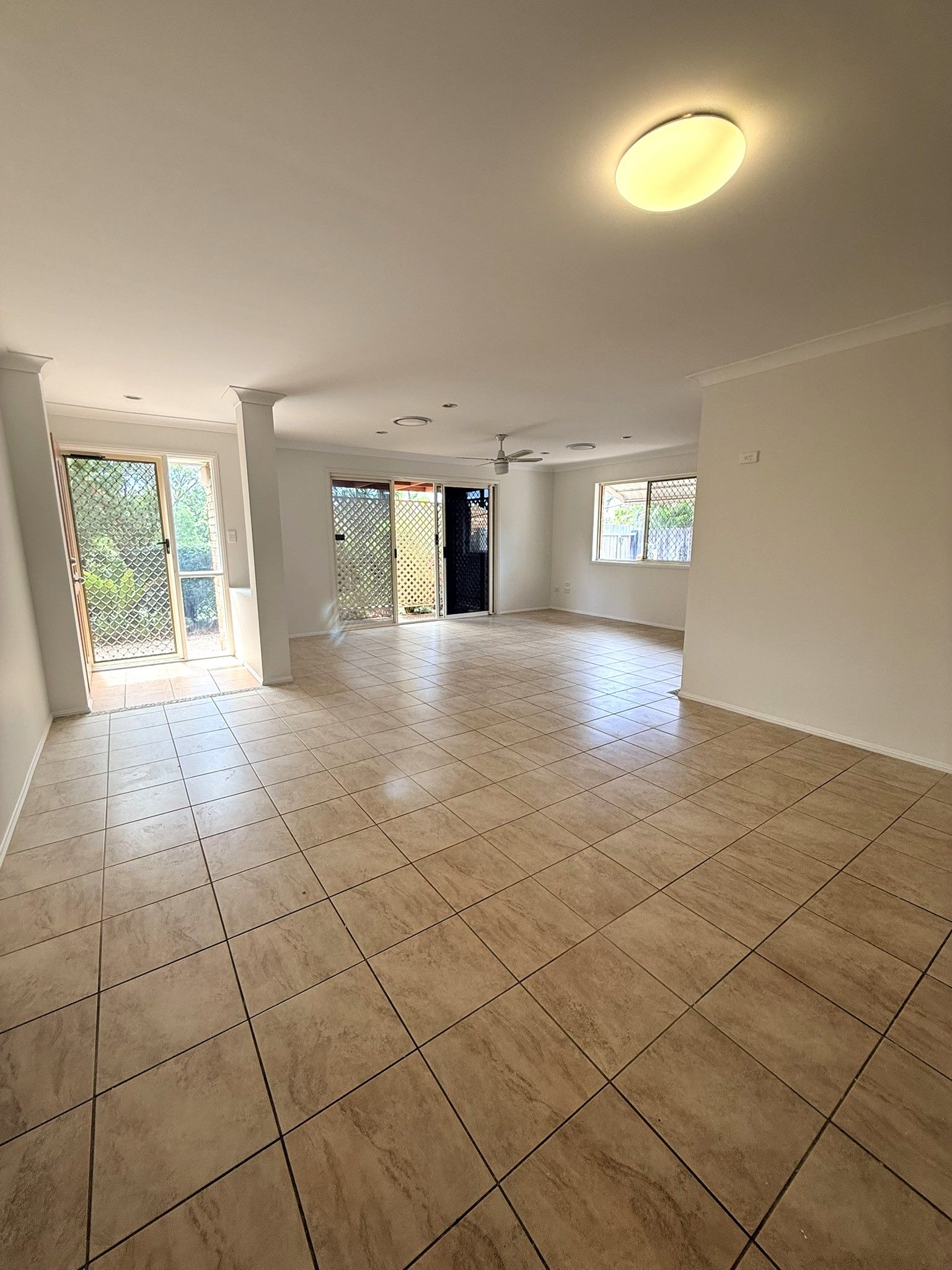 1/4 Usher Avenue, Labrador, QLD 4215