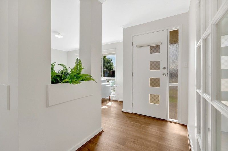 2 Surrey Court, Craigieburn, VIC 3064