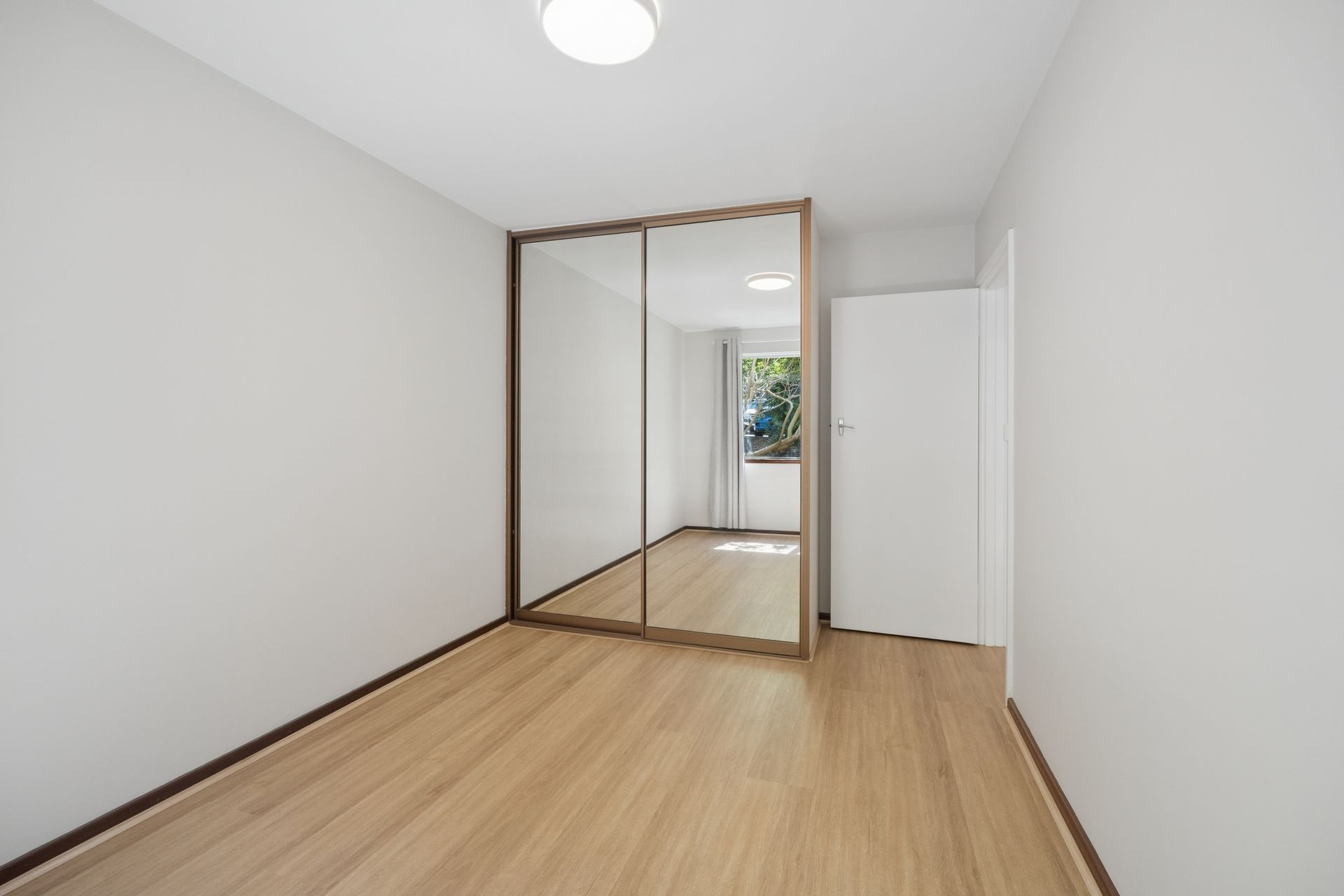 2/52 Sackville Terrace — photo 10 of 18