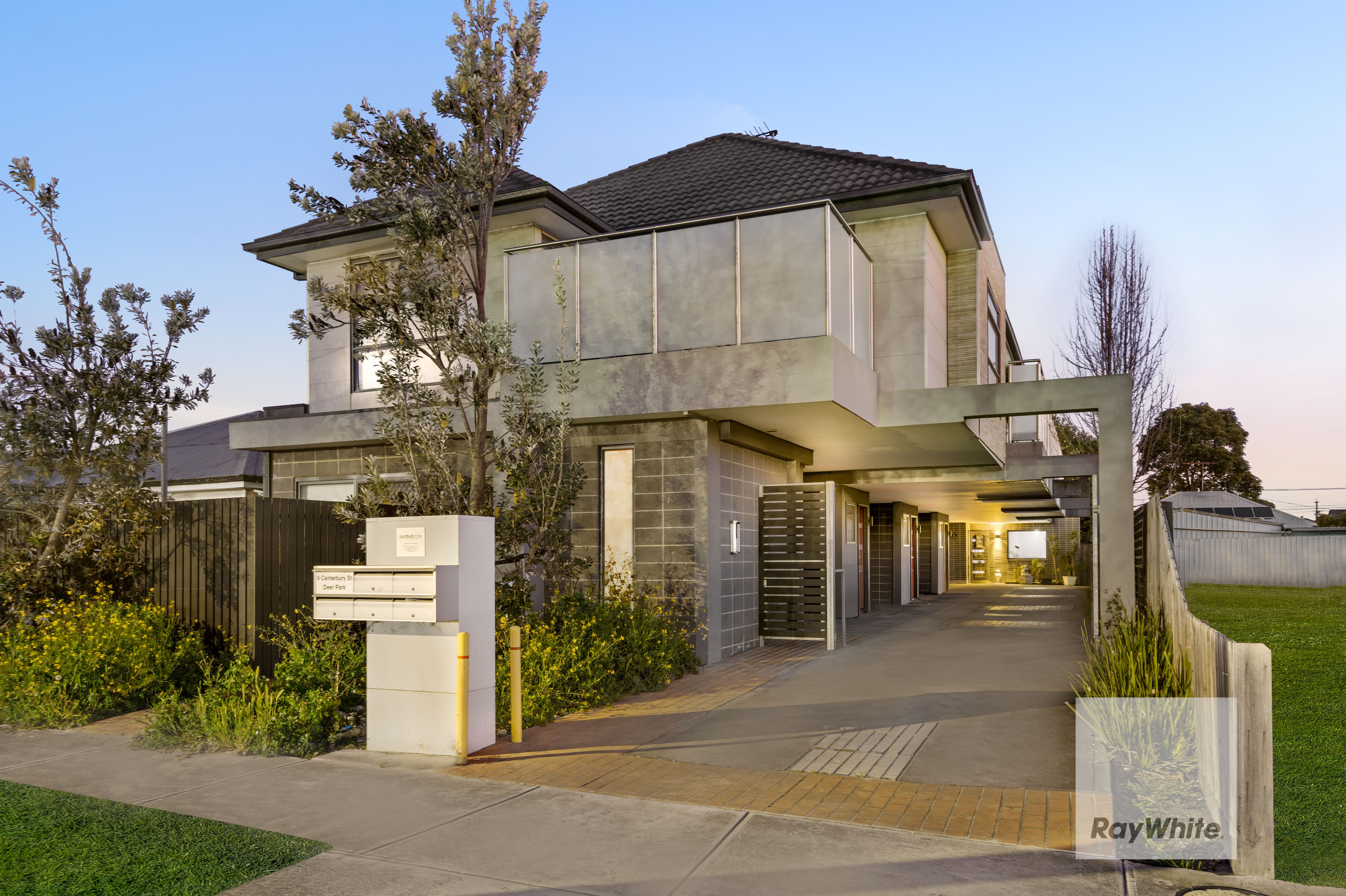 9 Canterbury Street, Deer Park VIC 3023