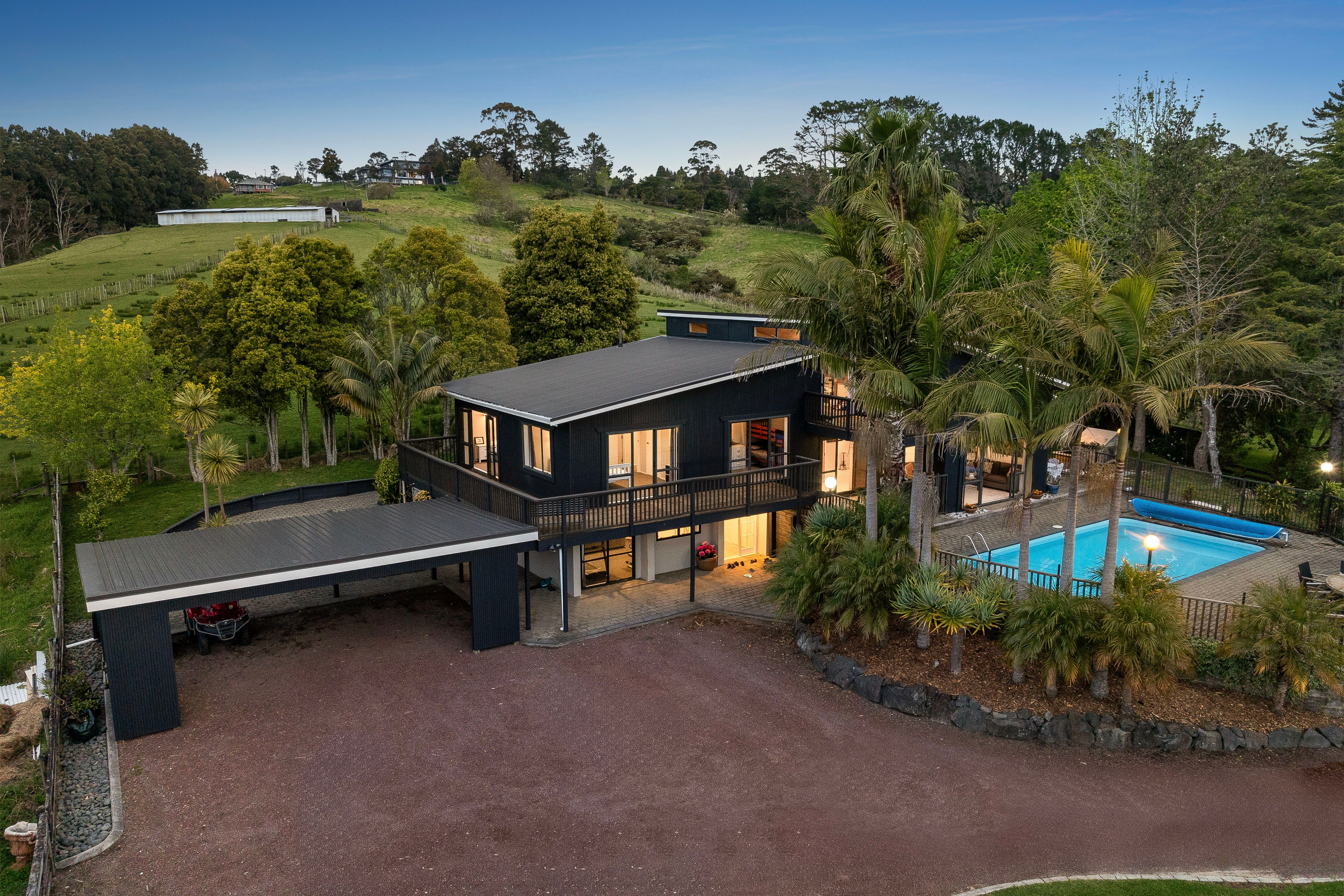 197 Forest Hill Road, Waiatarua, Waitakere City