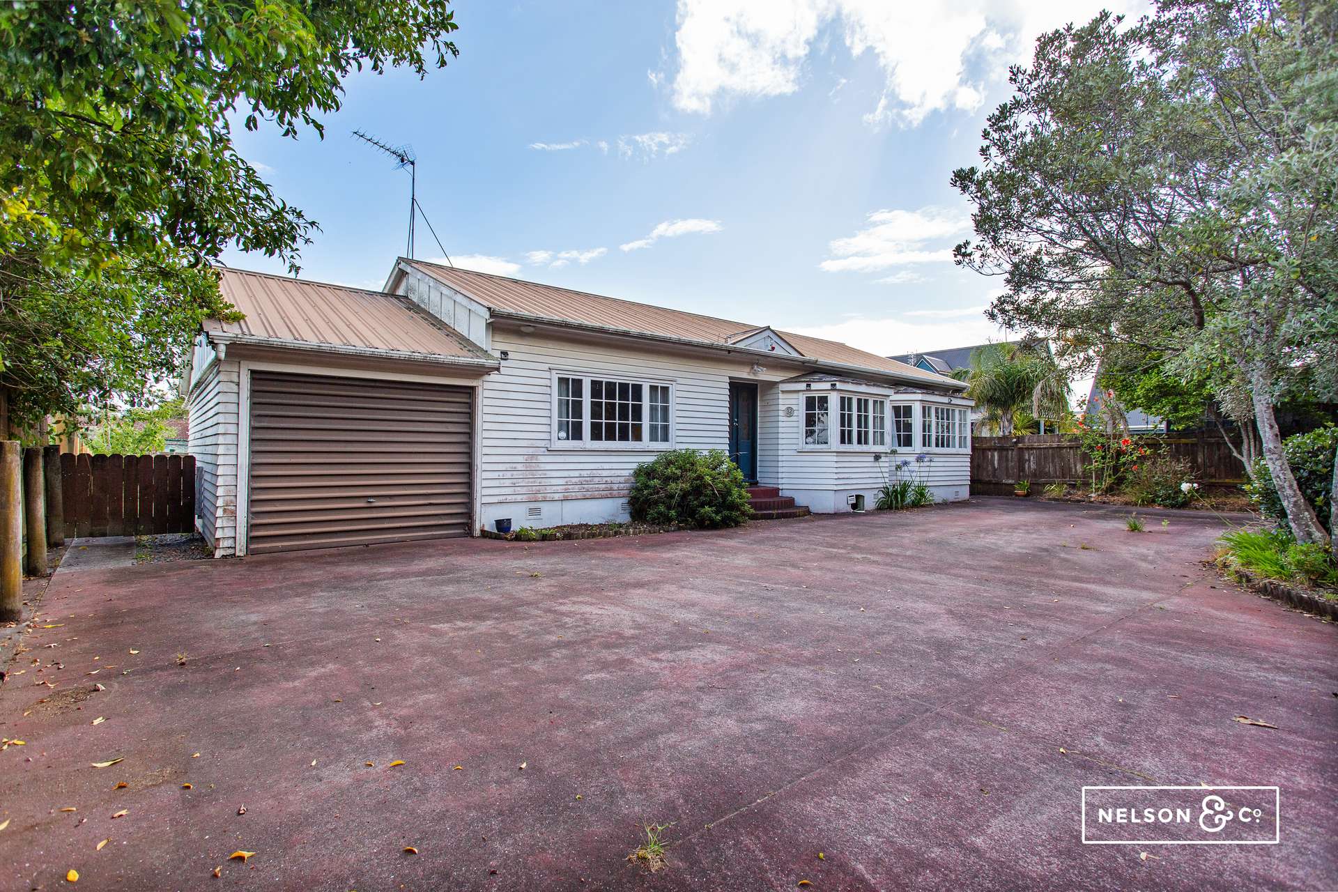 32 Beachlands Road photo 0