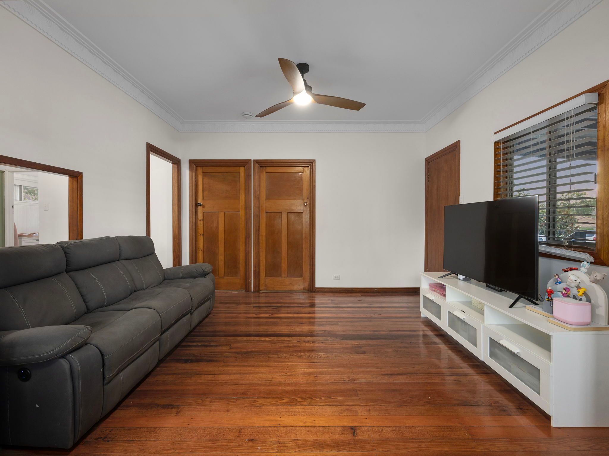 8 Macaulay Street — photo 7 of 25