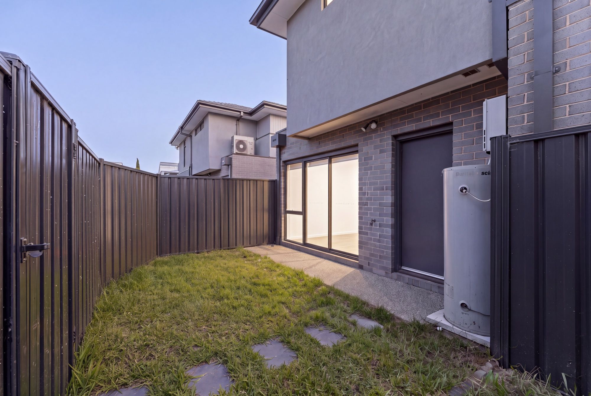 5/6 Barrie Court — photo 11 of 11