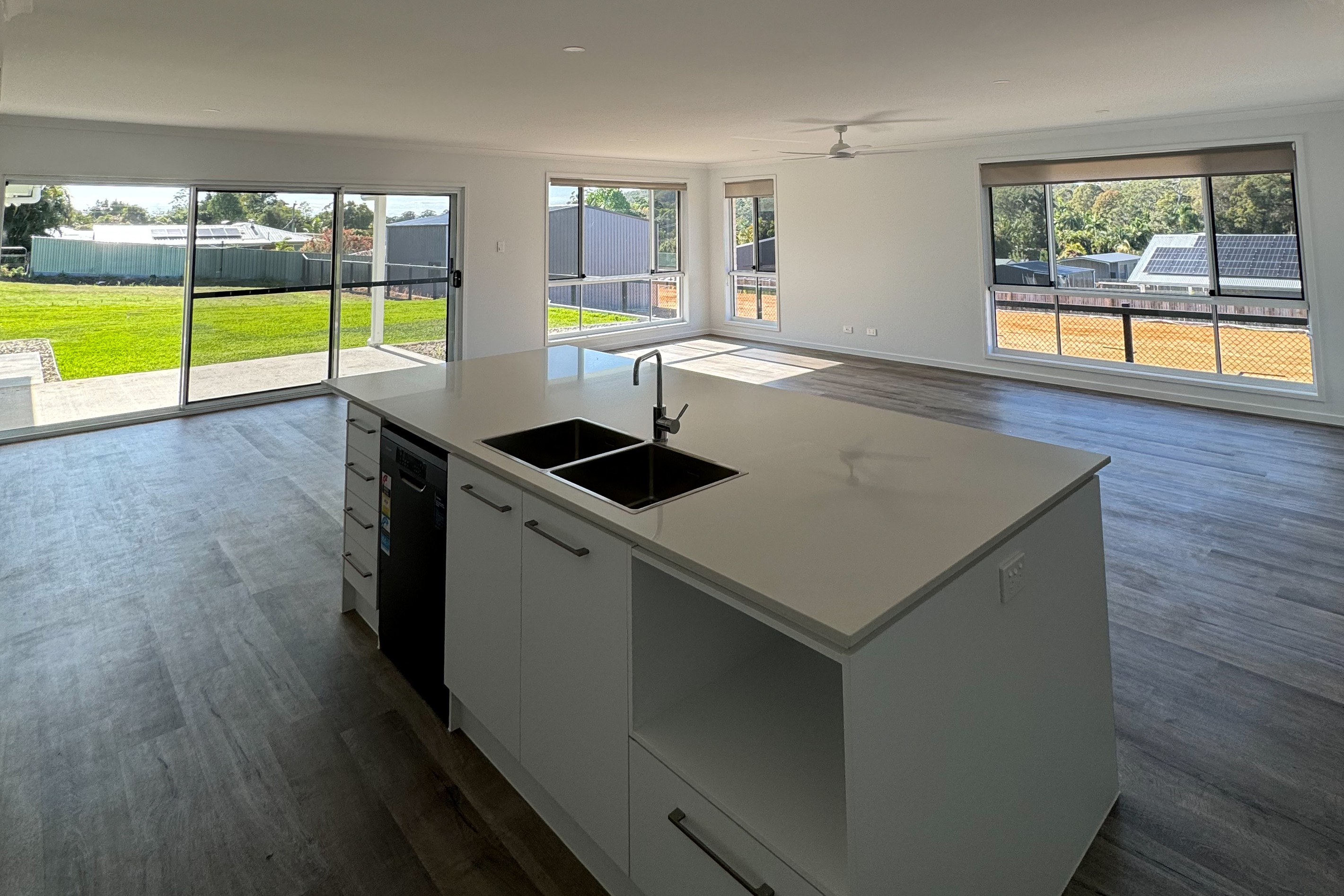 18 Crestwood Road, Glass House Mountains, QLD 4518