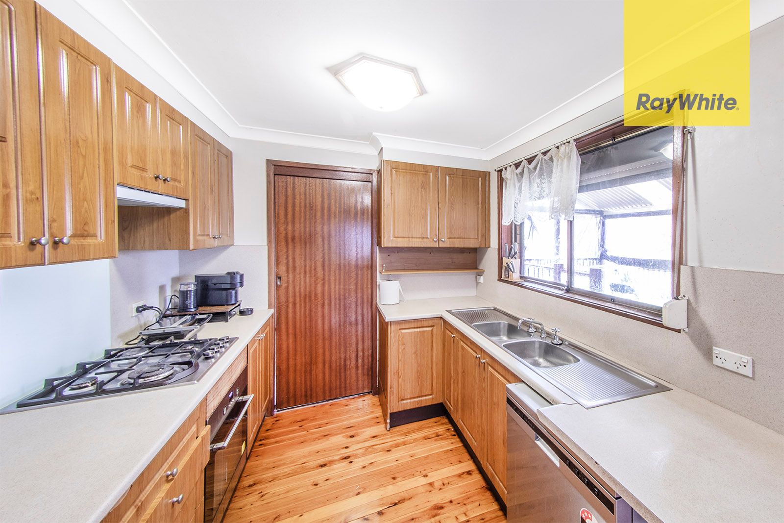 65 Wyangala Crescent — photo 4 of 16