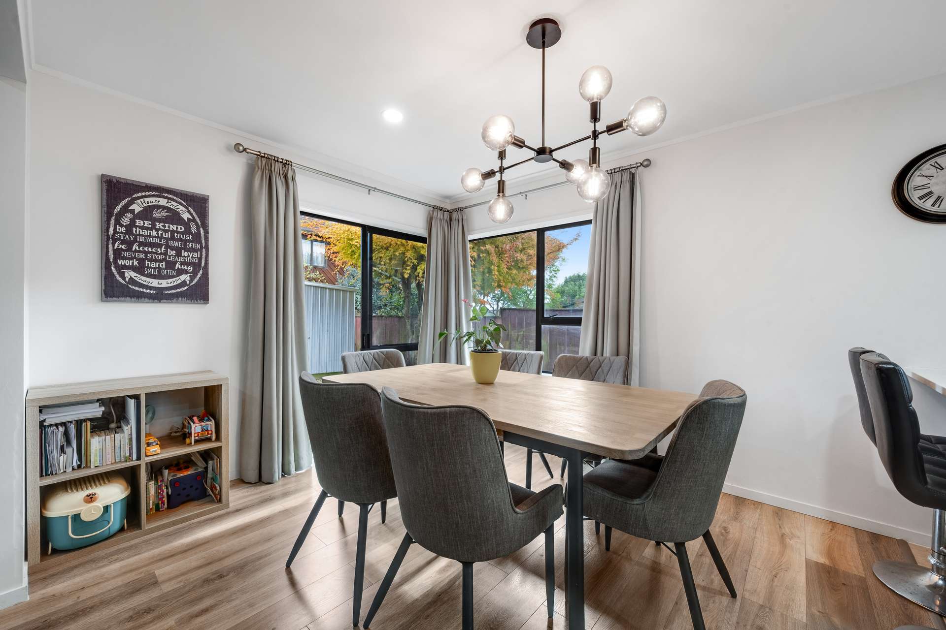 2/155 Whitford Road photo 8