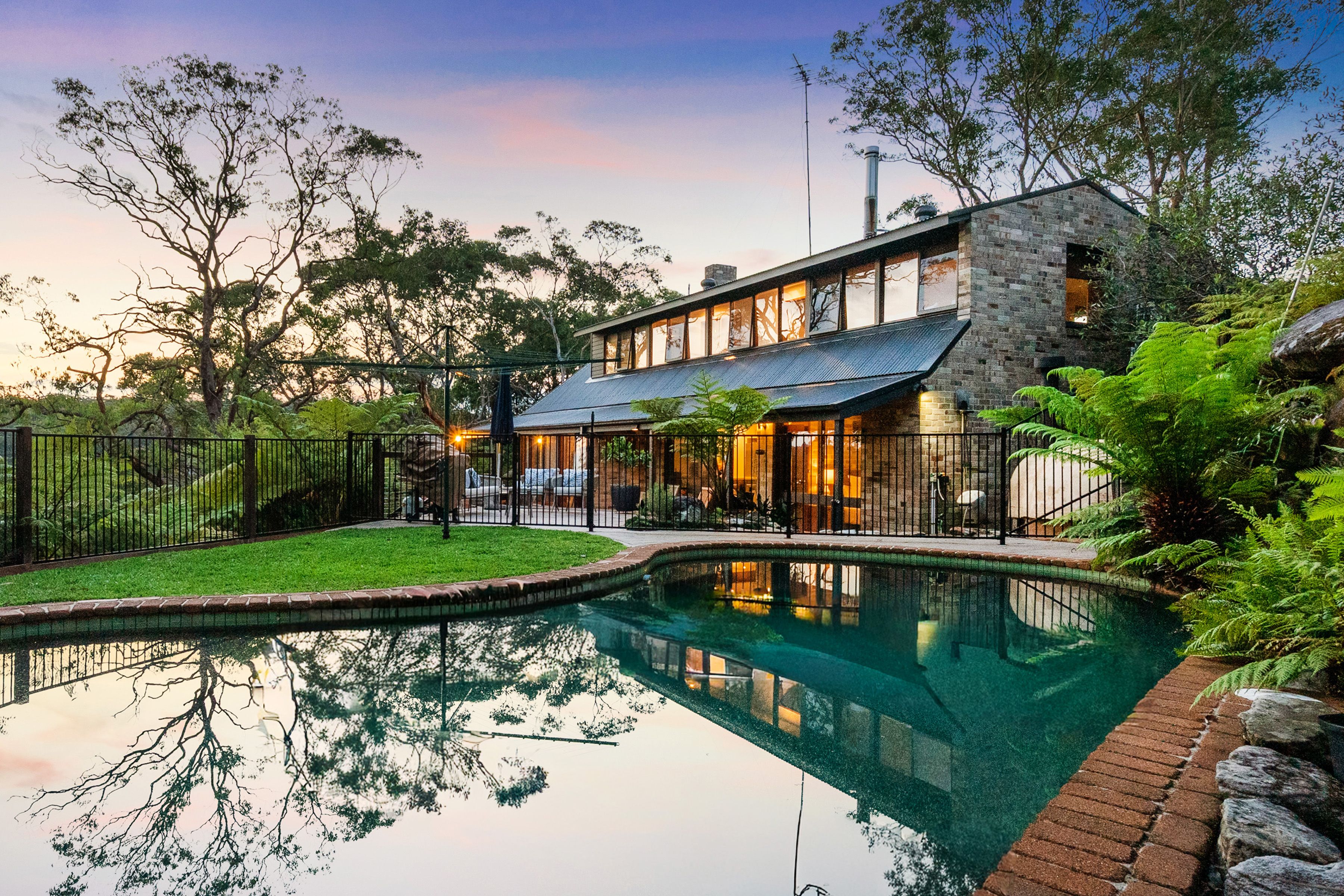15 Silver Crescent , Westleigh NSW 2120