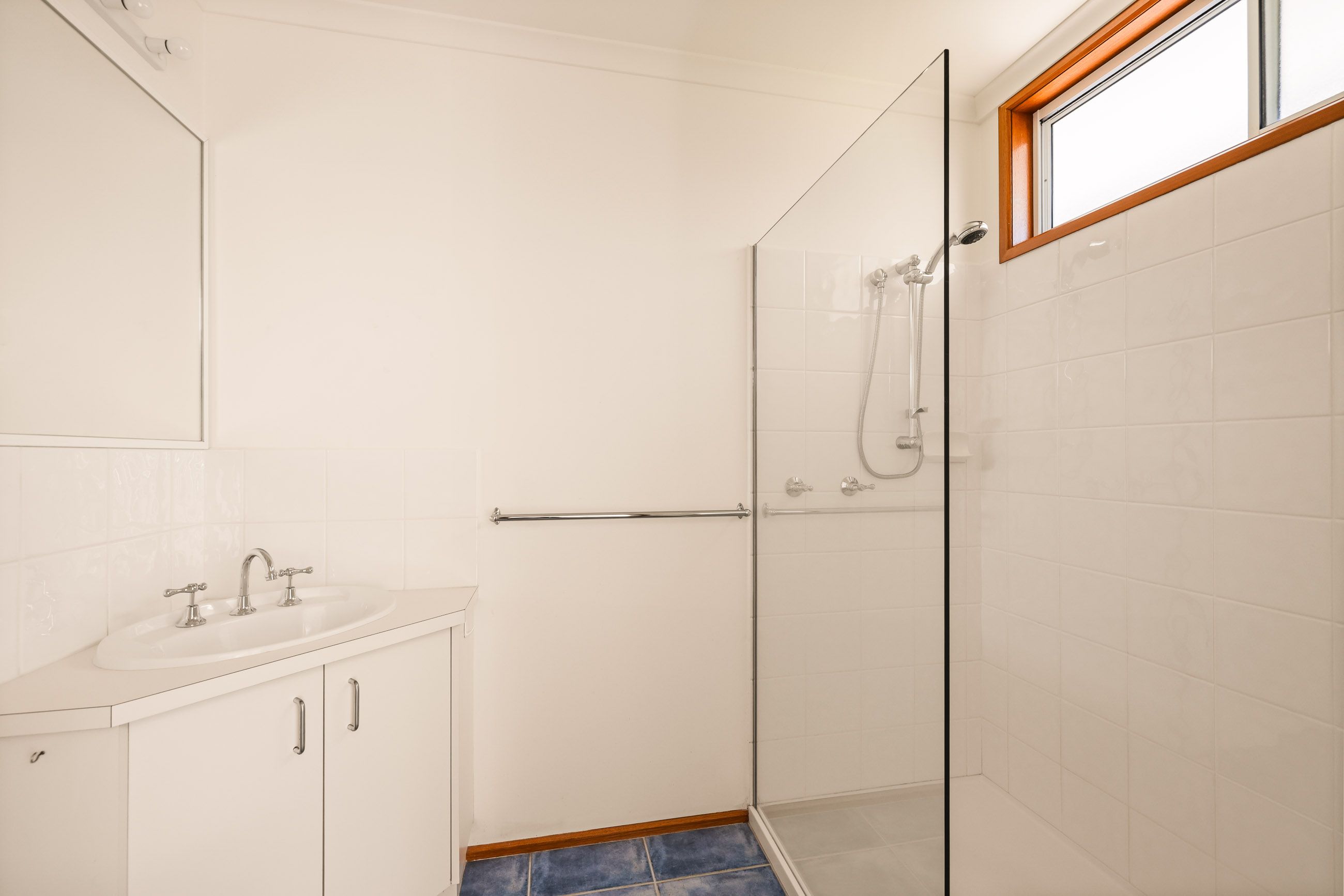 12 Hereward Close — photo 15 of 26