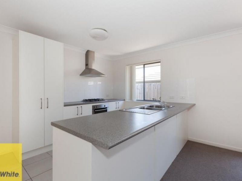 18 Isidore Sreet, Augustine Heights, QLD 4300