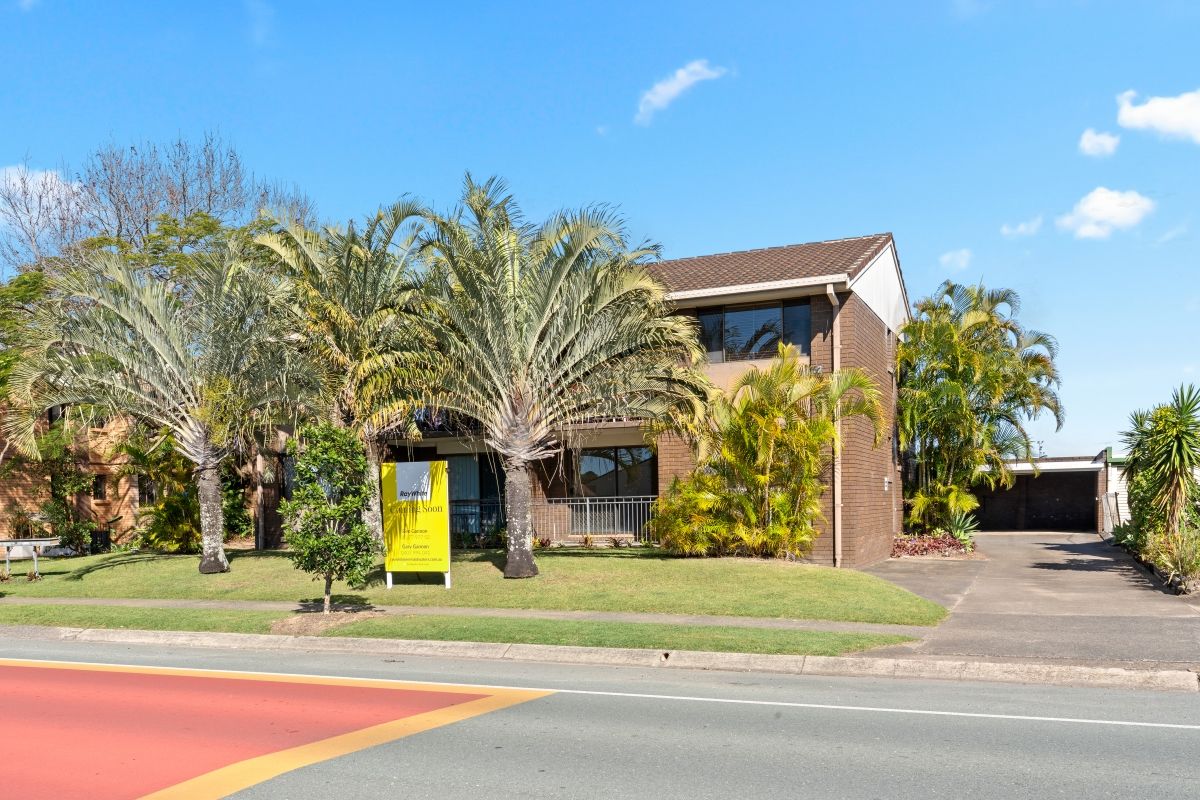52 Oceanic Drive, Mermaid Waters QLD 4218