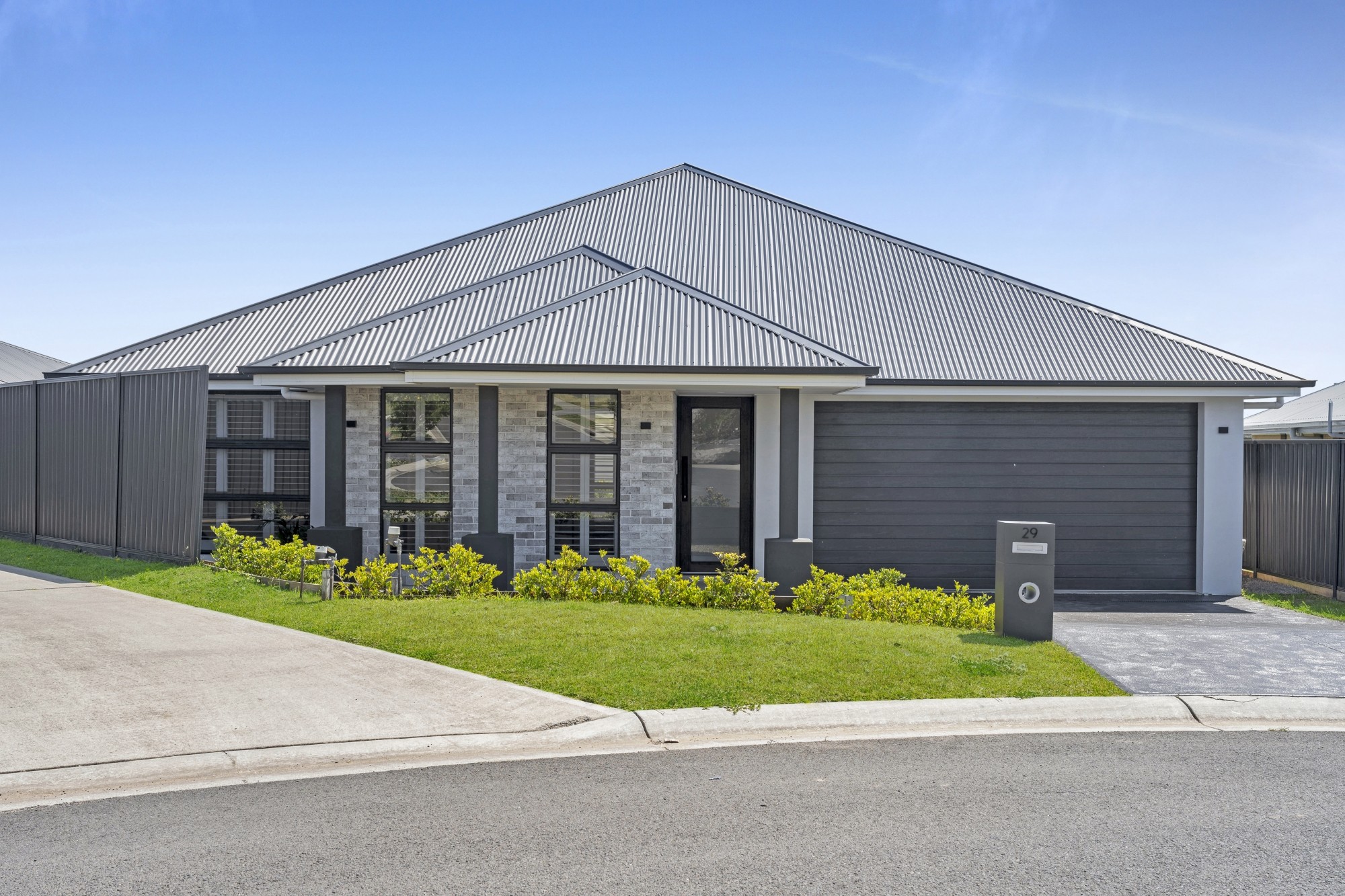 29 Roy Crescent, Thirlmere, NSW 2572