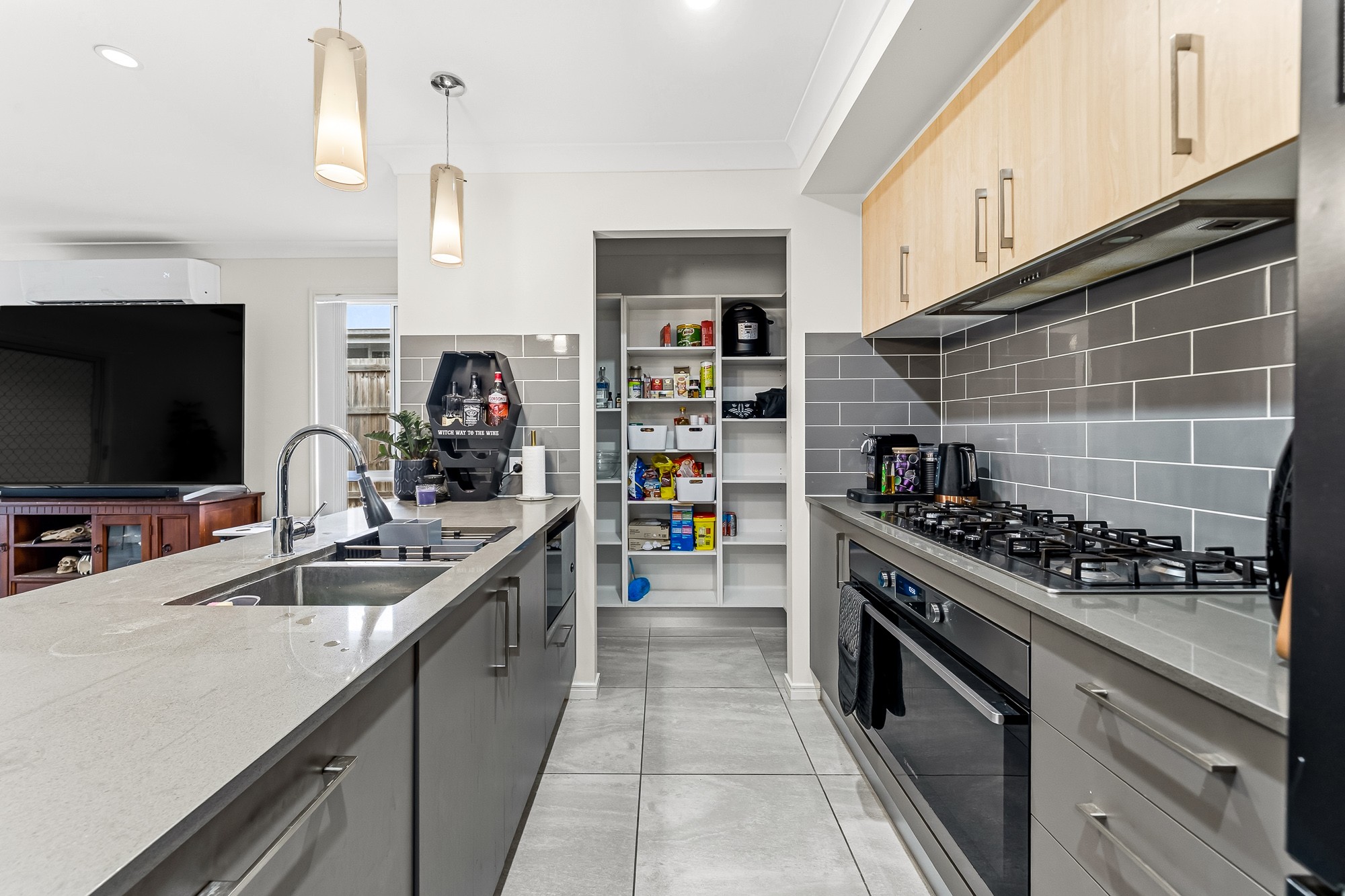 8 Mooloolah Street, Deebing Heights, QLD 4306
