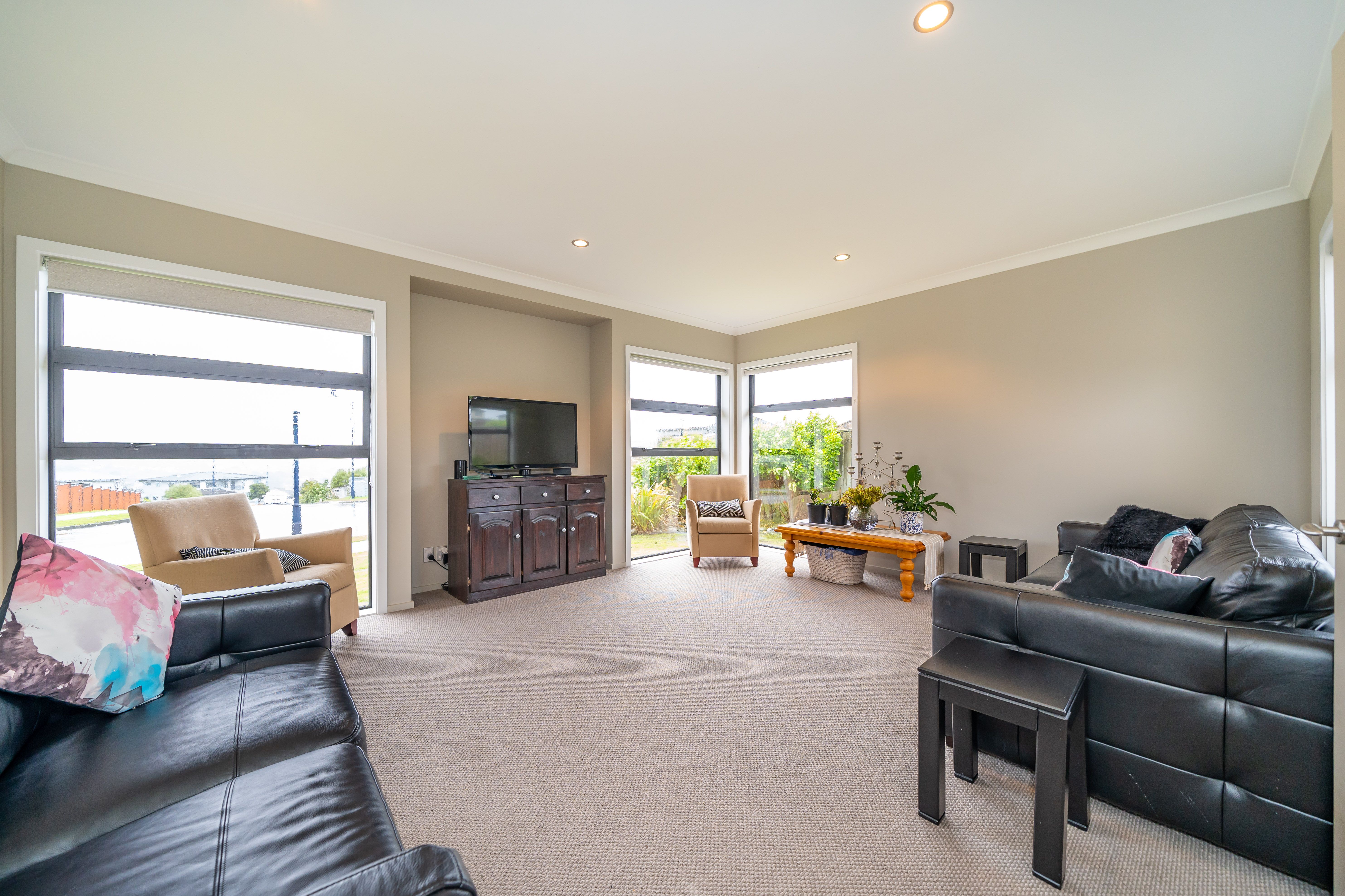 21 Nelson Avenue, Aotea, Porirua City