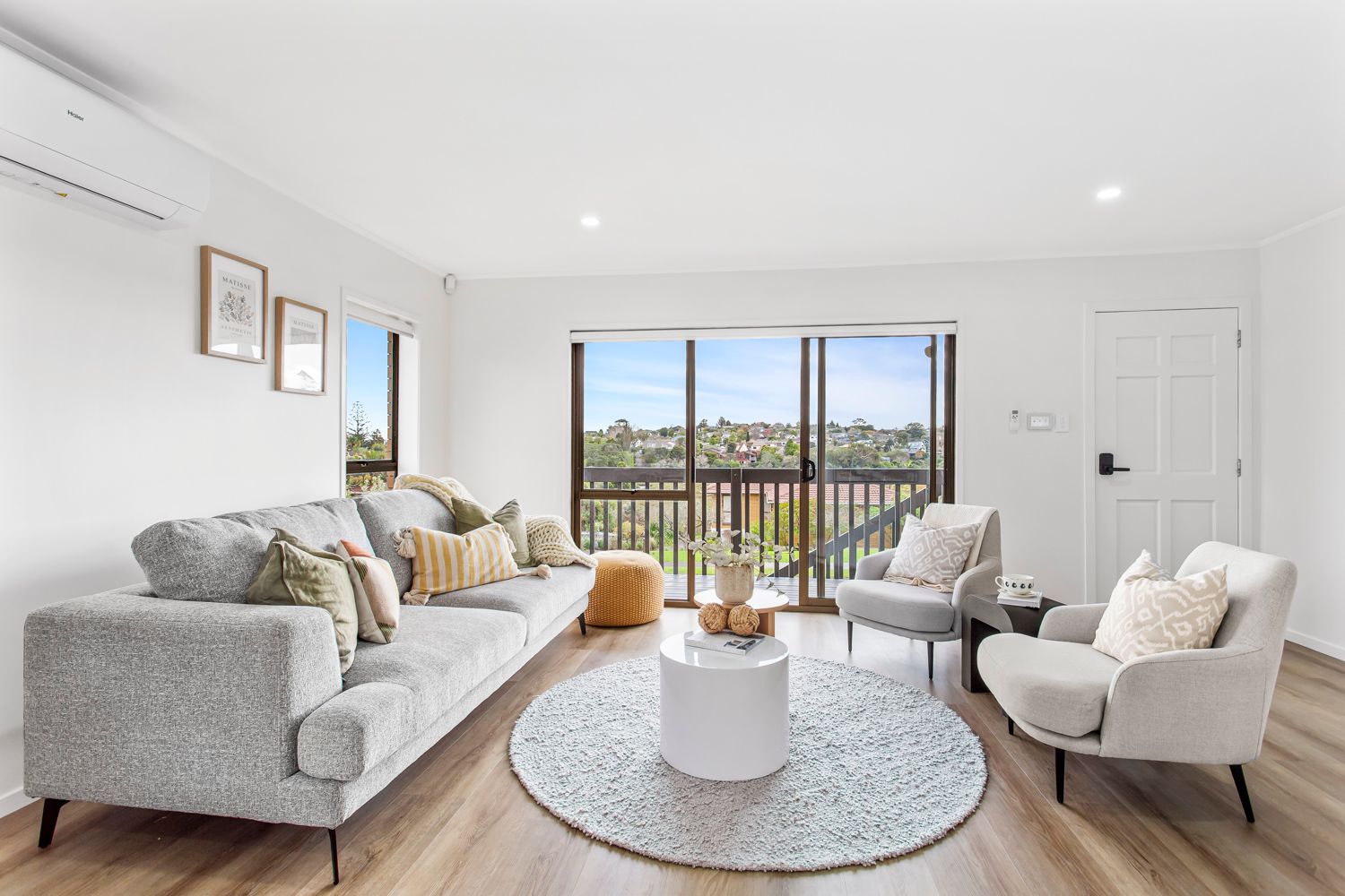 27B Galloway Crescent, Farm Cove, Manukau City