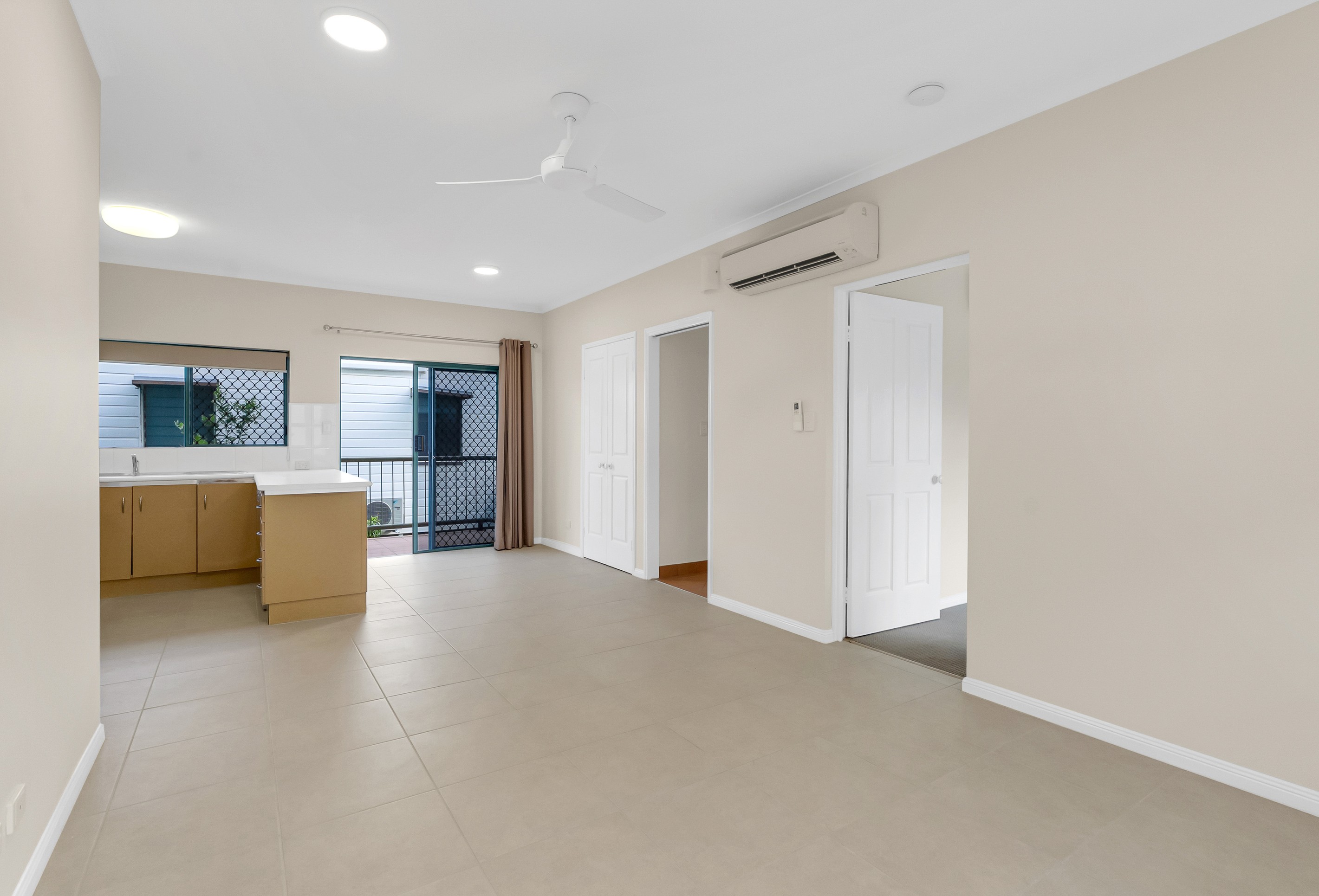 1/334-336 Draper Street, Parramatta Park, QLD 4870