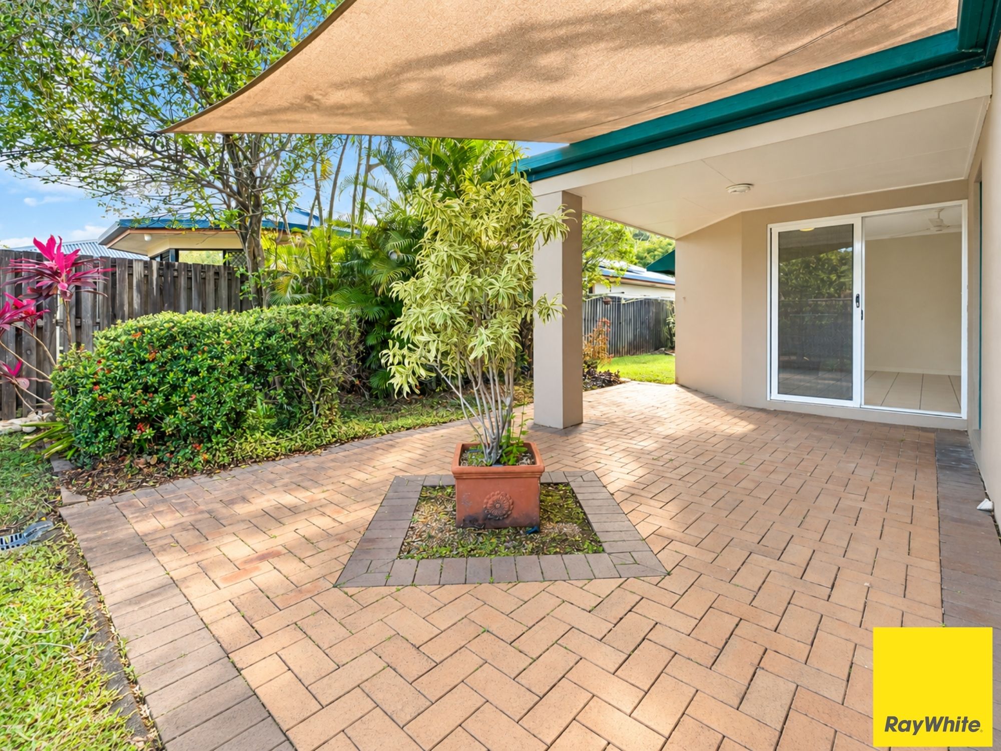 6 Archer Close — photo 26 of 29