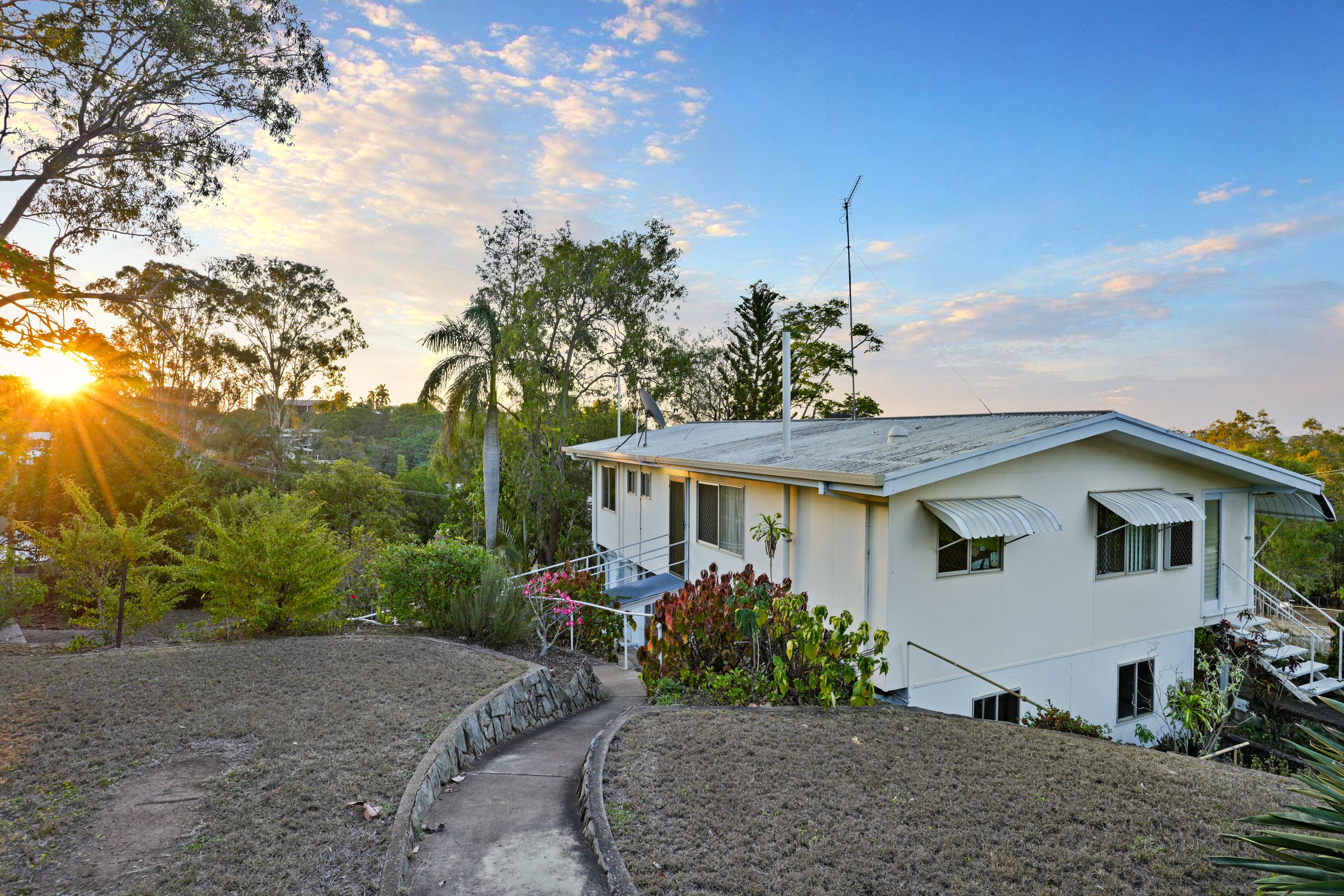 1 Curtis Street, West Gladstone, QLD 4680