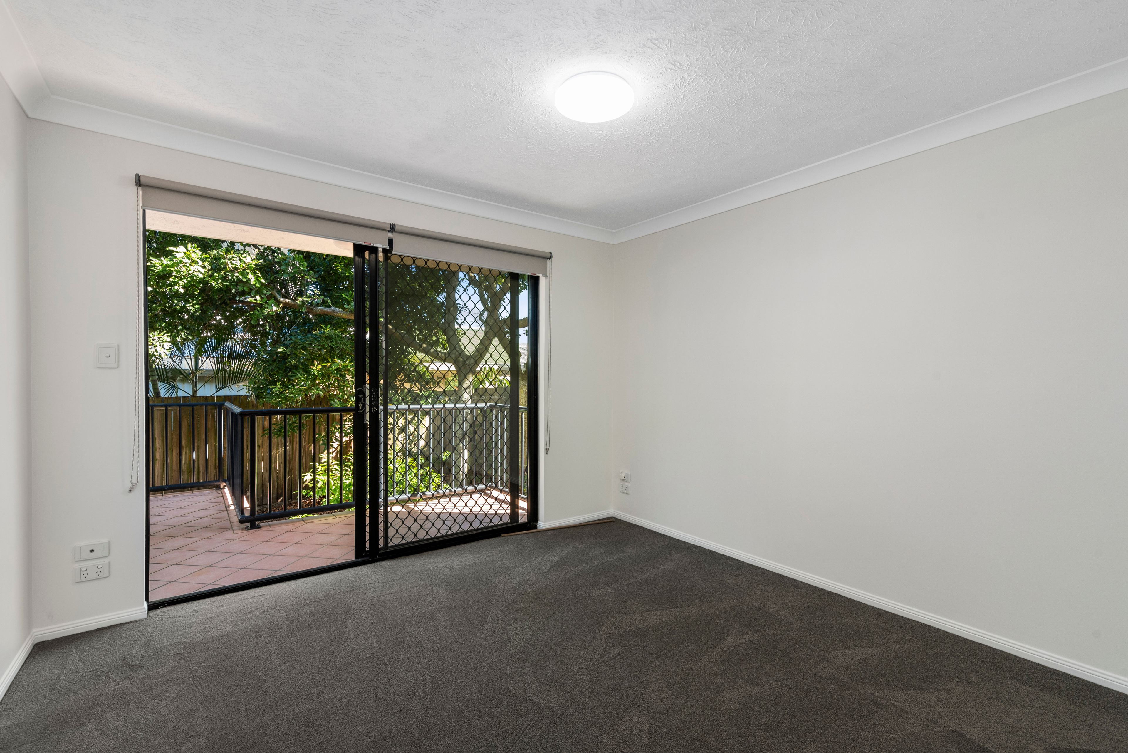 4/1266 Gold Coast Highway — photo 3 of 5